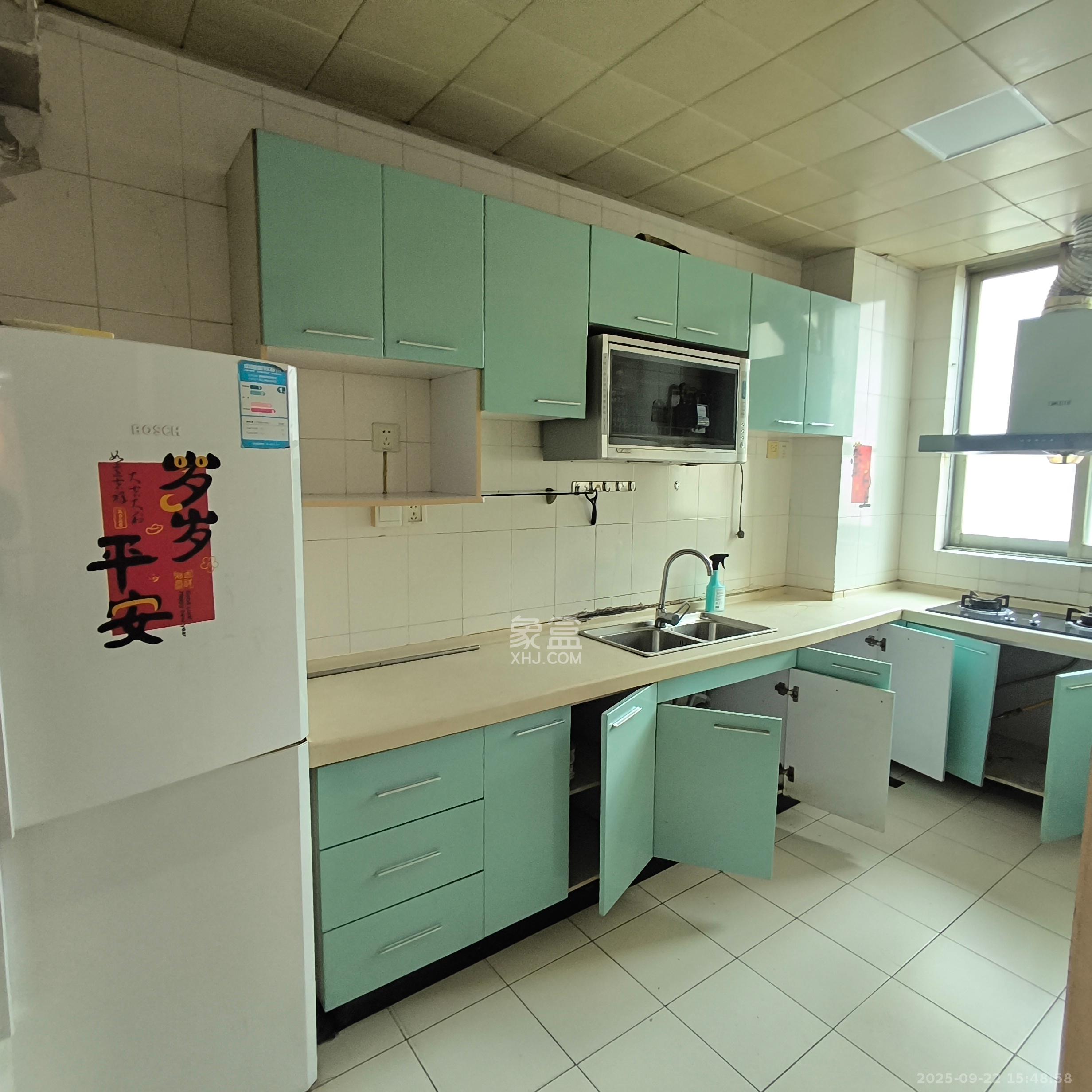 咸嘉新村嘉明苑 3室2厅2卫 2300.0元/月 咸嘉新村嘉明苑 3室2厅2卫 2300.0元/月室内图