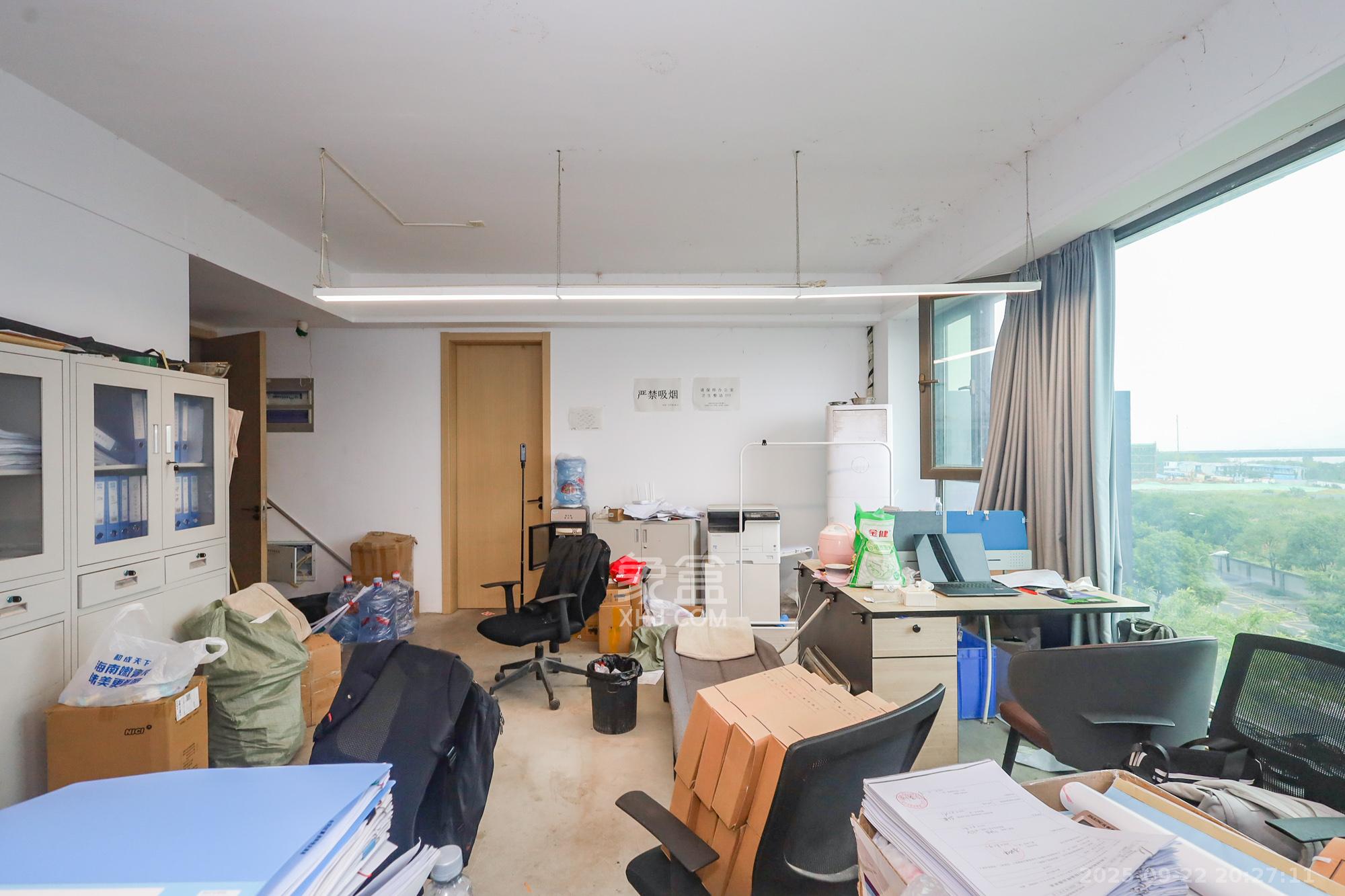 远洋外滩壹号 4室2厅2卫 428.0万 远洋外滩壹号 4室2厅2卫 428.0万客厅