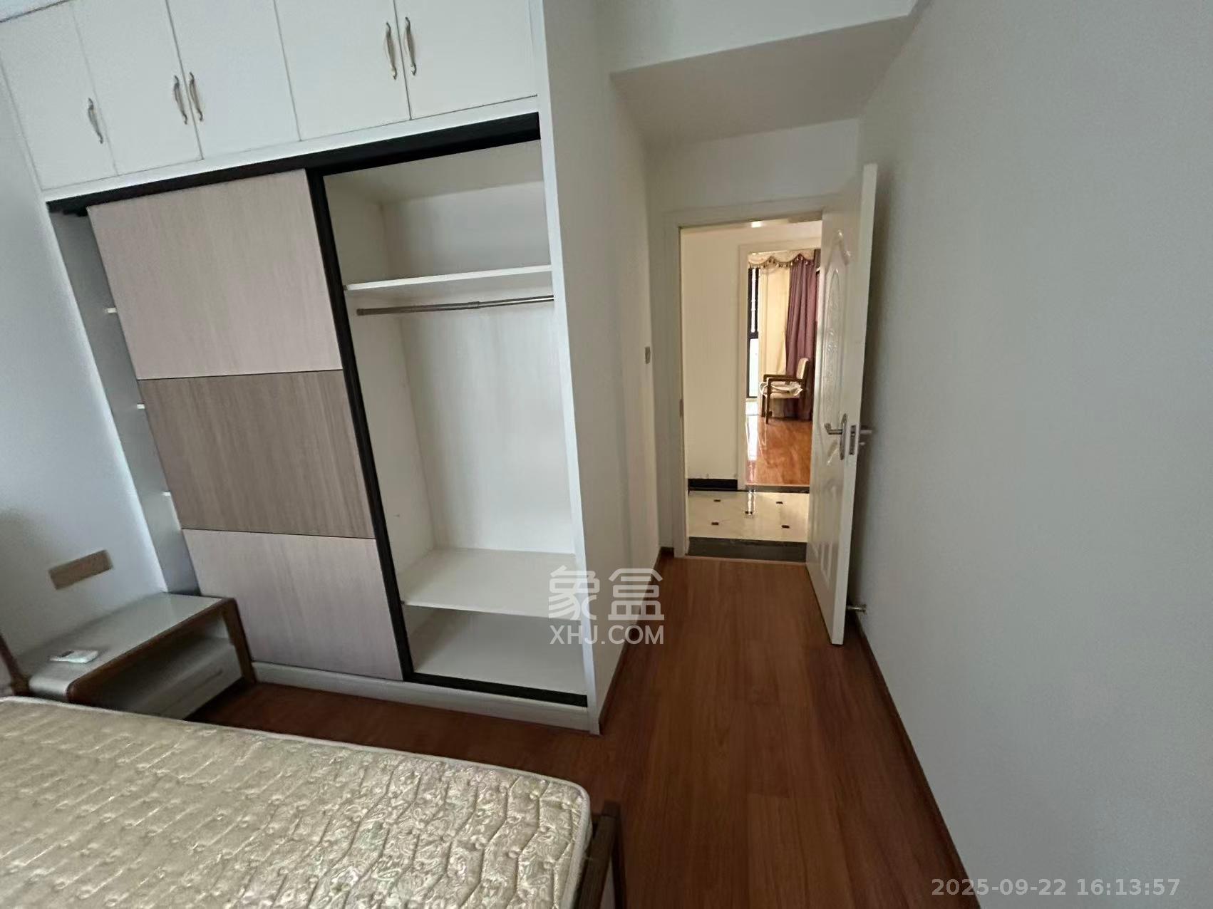 标志浪漫满屋(枫景公寓) 1室2厅1卫 2800.0元/月 标志浪漫满屋(枫景公寓) 1室2厅1卫 2800.0元/月室内图