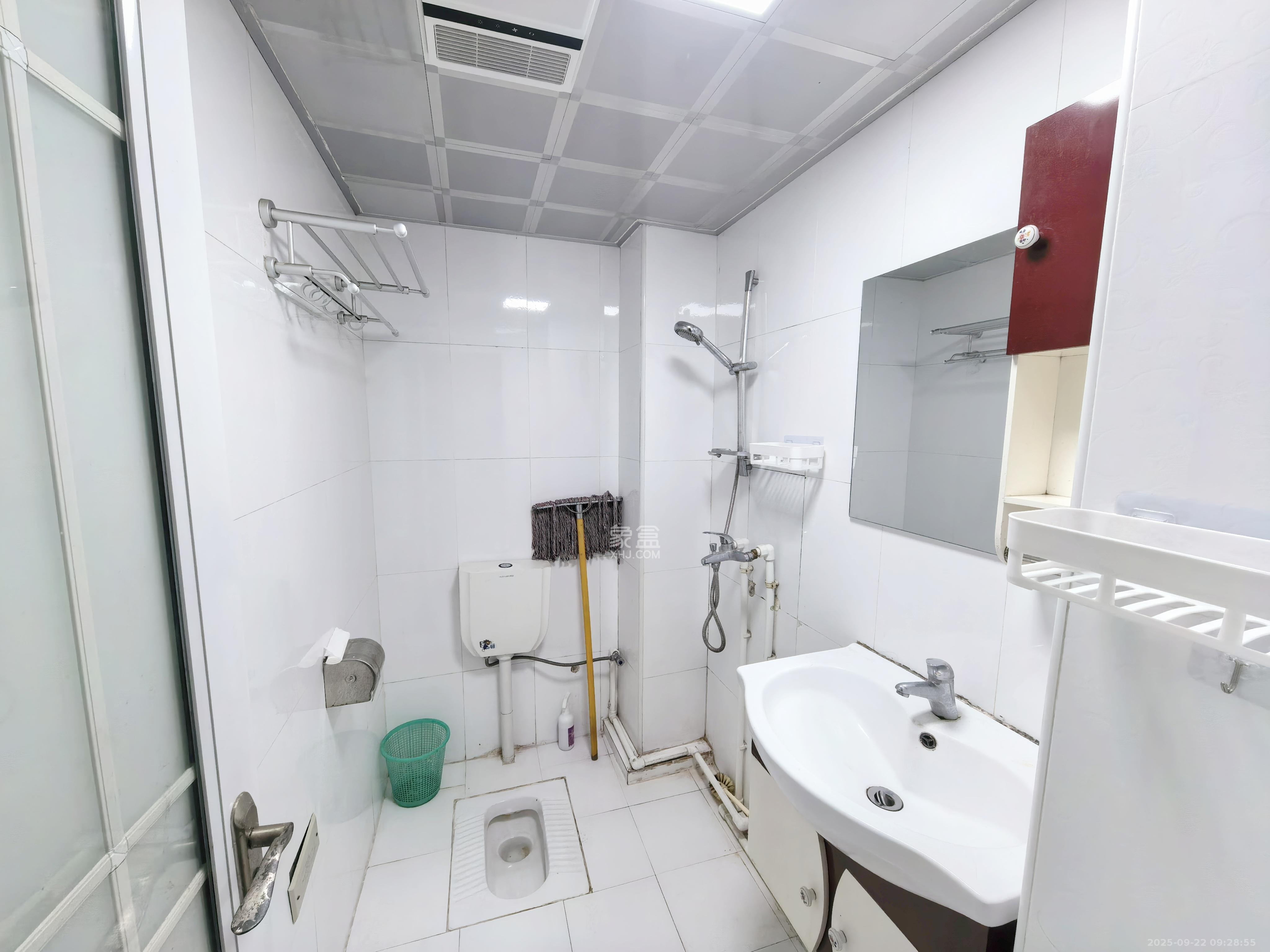 中城丽景香山园 1室1厅1卫 1500.0元/月 中城丽景香山园 1室1厅1卫 1500.0元/月室内图