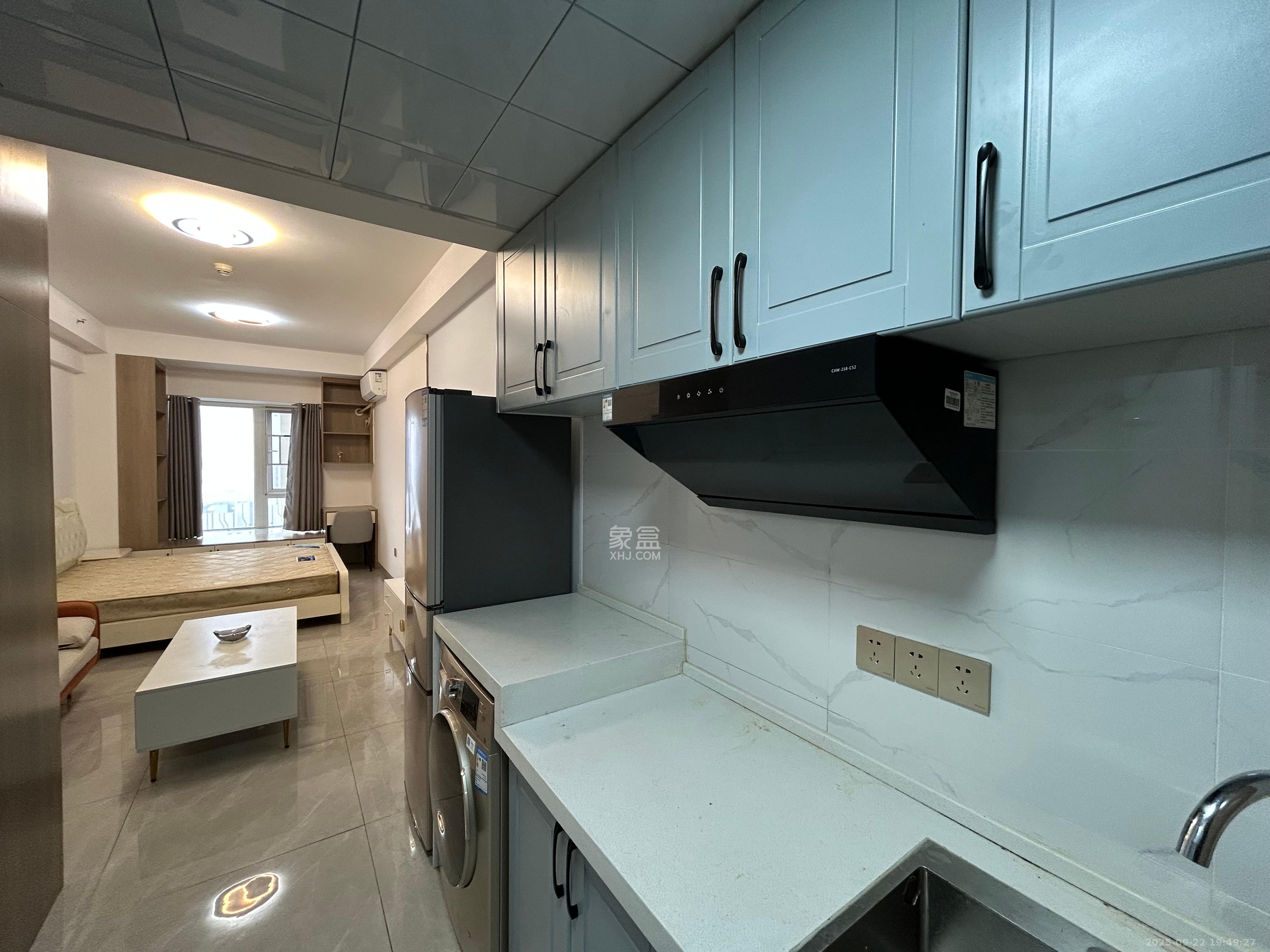 保利香槟国际  1室1厅1卫    1300.0元/月 保利香槟国际  1室1厅1卫    1300.0元/月室内图