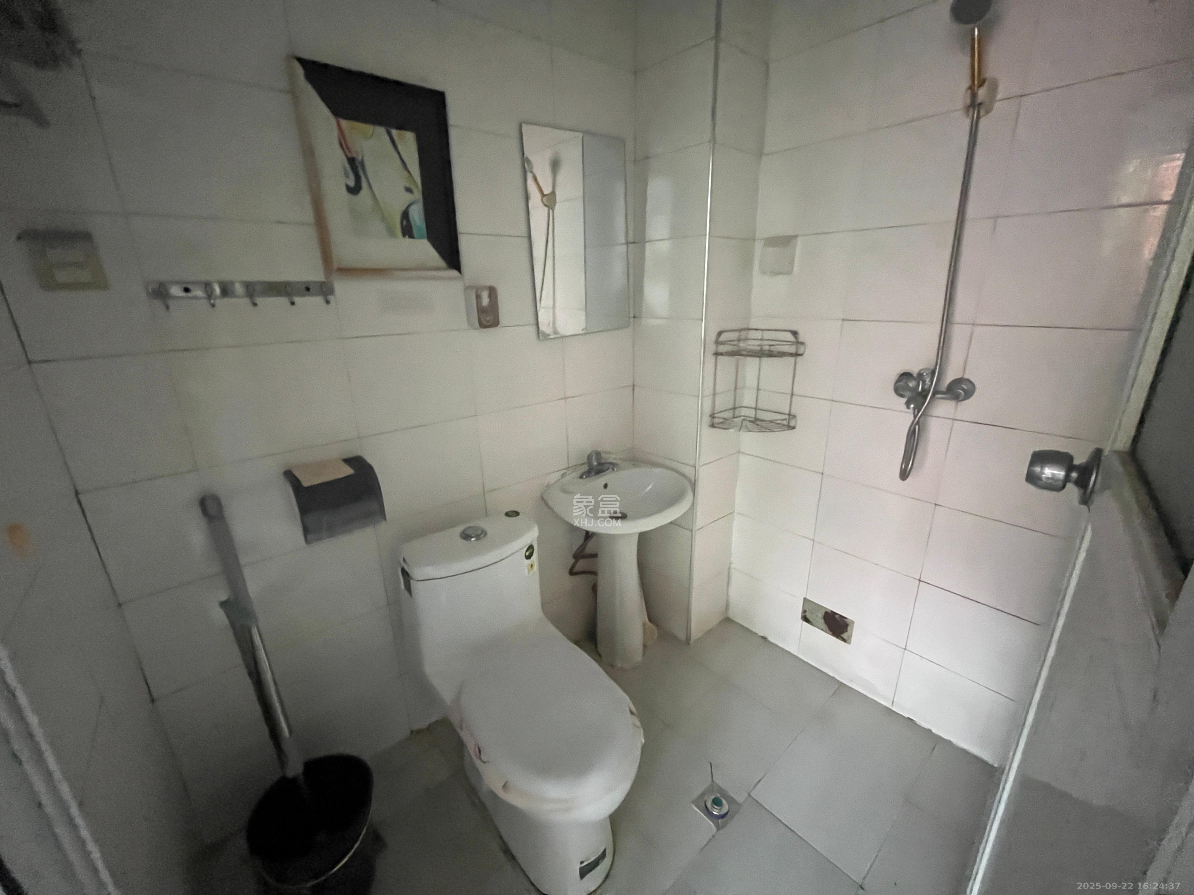 他城(天鸿时代公寓) 1室1厅1卫 1000.0元/月 他城(天鸿时代公寓) 1室1厅1卫 1000.0元/月室内图