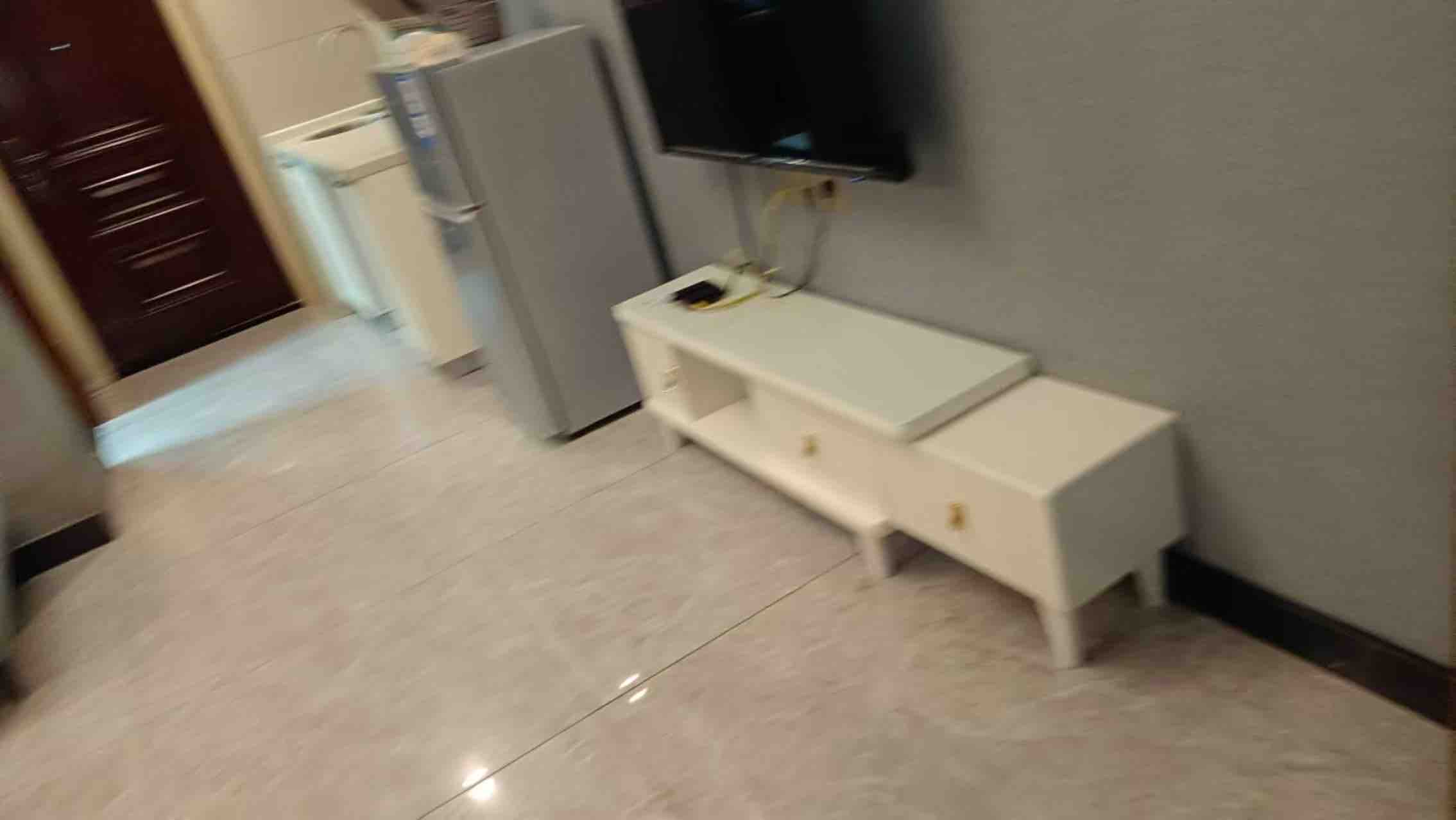 江岸公馆  1室1厅1卫   1500.00元/月室内图