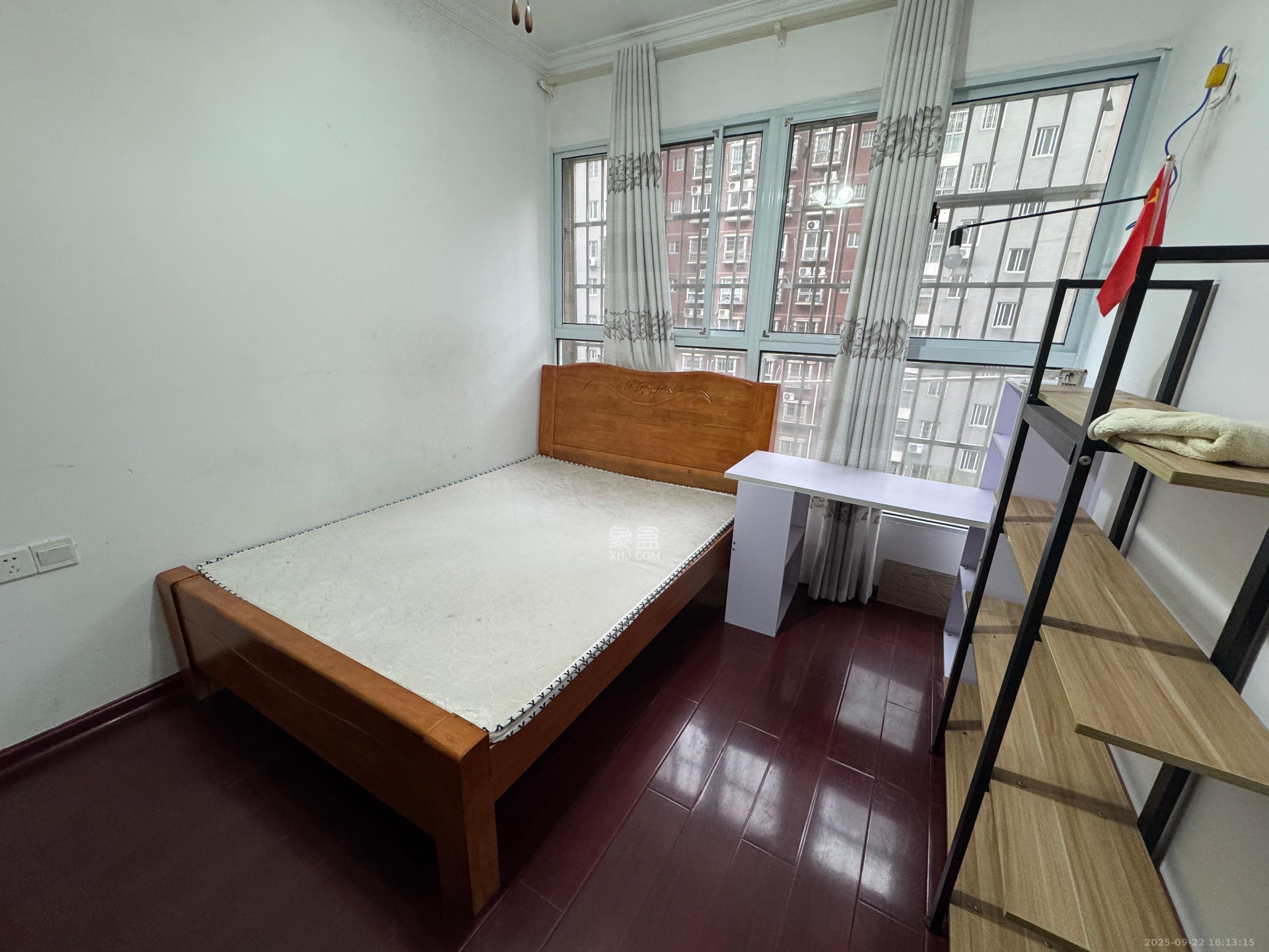 泊林晶城 3室2厅1卫 1800.0元/月 泊林晶城 3室2厅1卫 1800.0元/月室内图