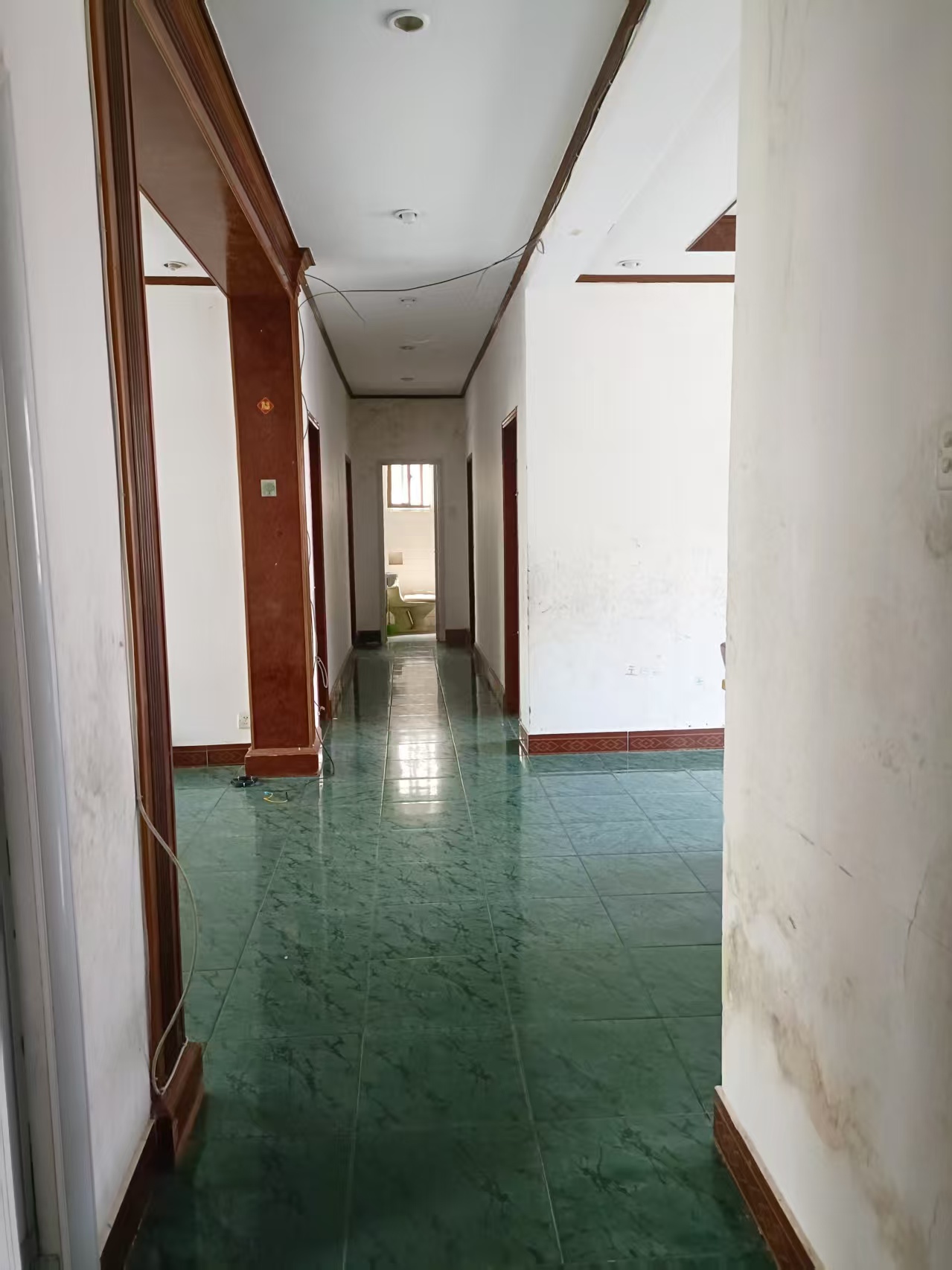 画苑小区 4室2厅2卫 2500.0元/月 画苑小区 4室2厅2卫 2500.0元/月室内图