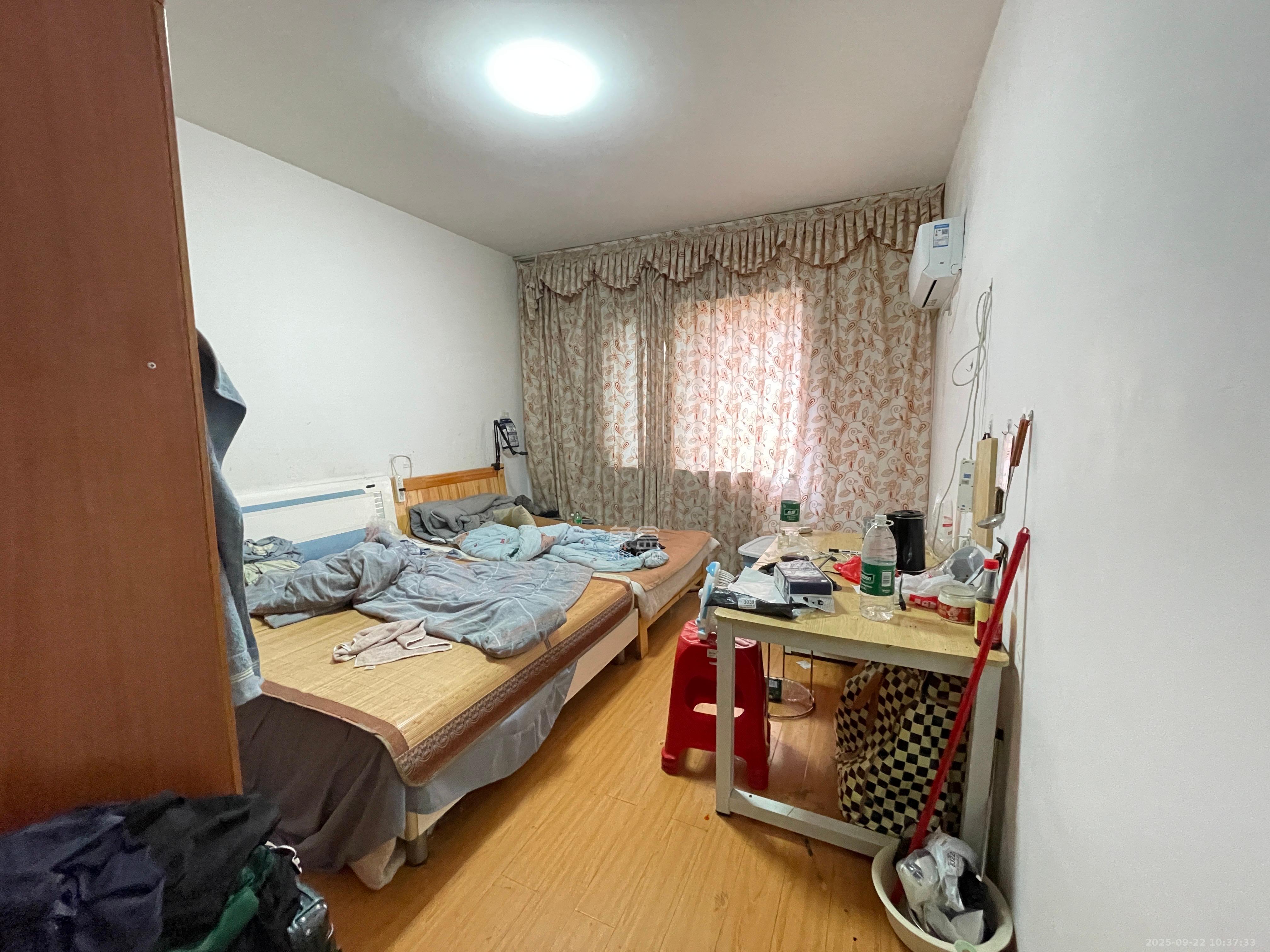 金鹰机电大市场 4室2厅2卫 2200.0元/月 金鹰机电大市场 4室2厅2卫 2200.0元/月室内图