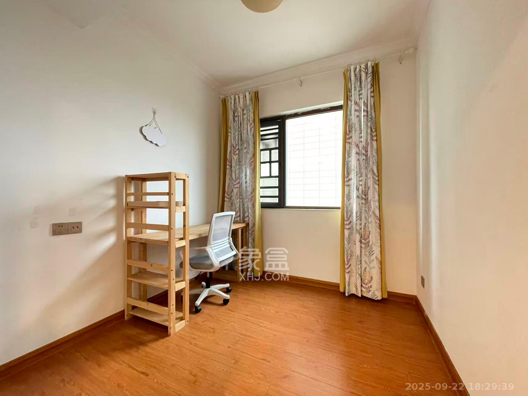 碧桂园星城首府  4室2厅2卫    2600.0元/月室内图