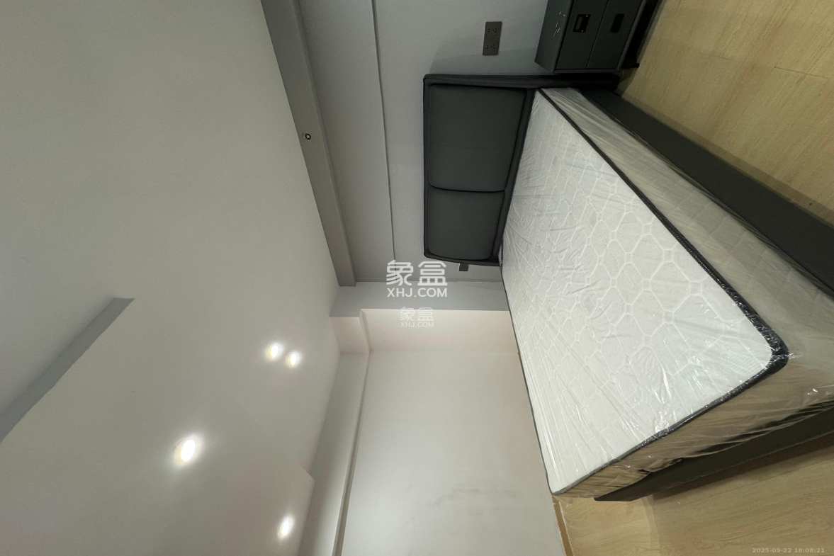 绿地商务广场 1室1厅1卫 1800.0元/月 绿地商务广场 1室1厅1卫 1800.0元/月室内图