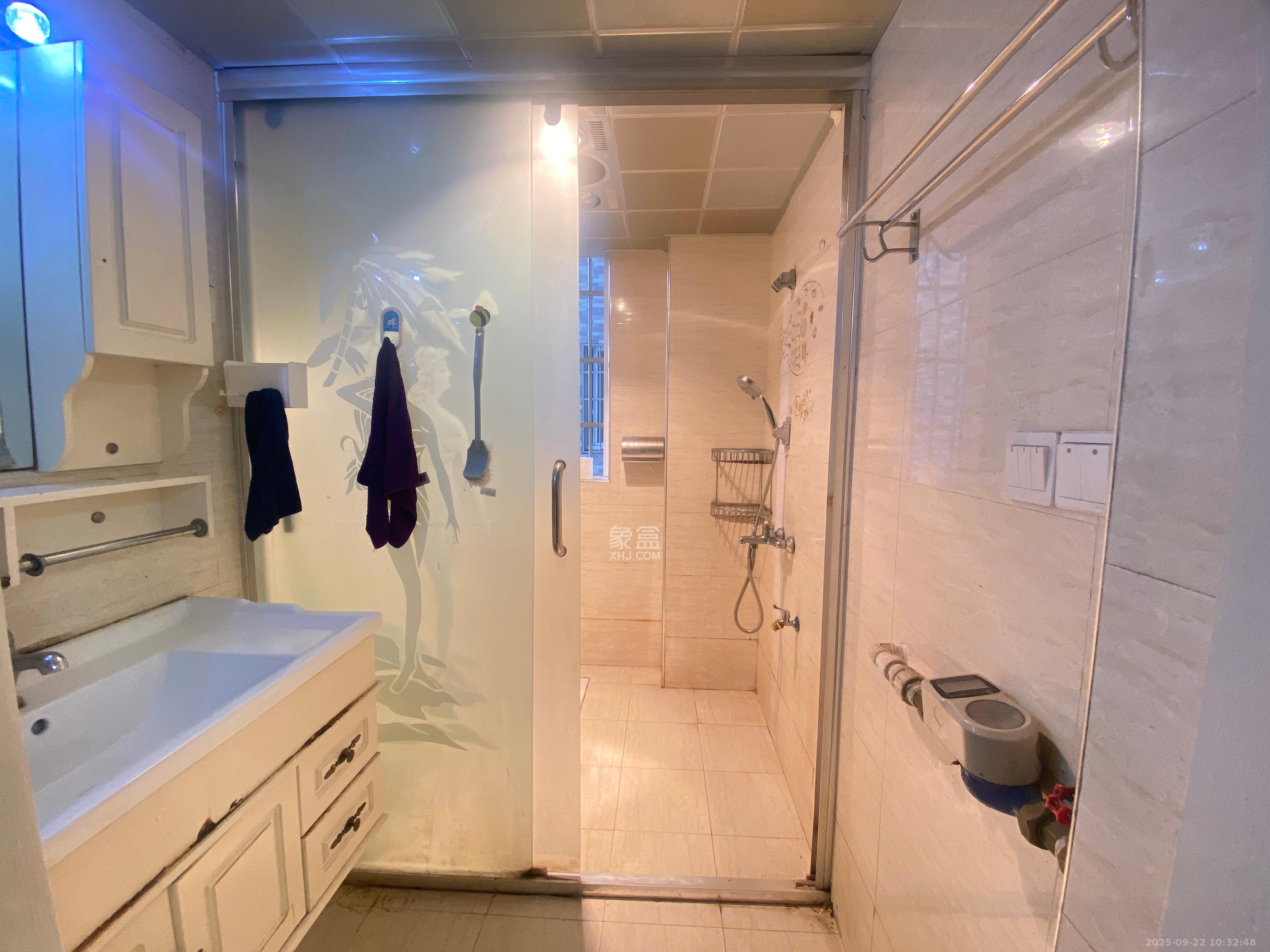 明天一城 2室2厅1卫 1450.0元/月 明天一城 2室2厅1卫 1450.0元/月室内图