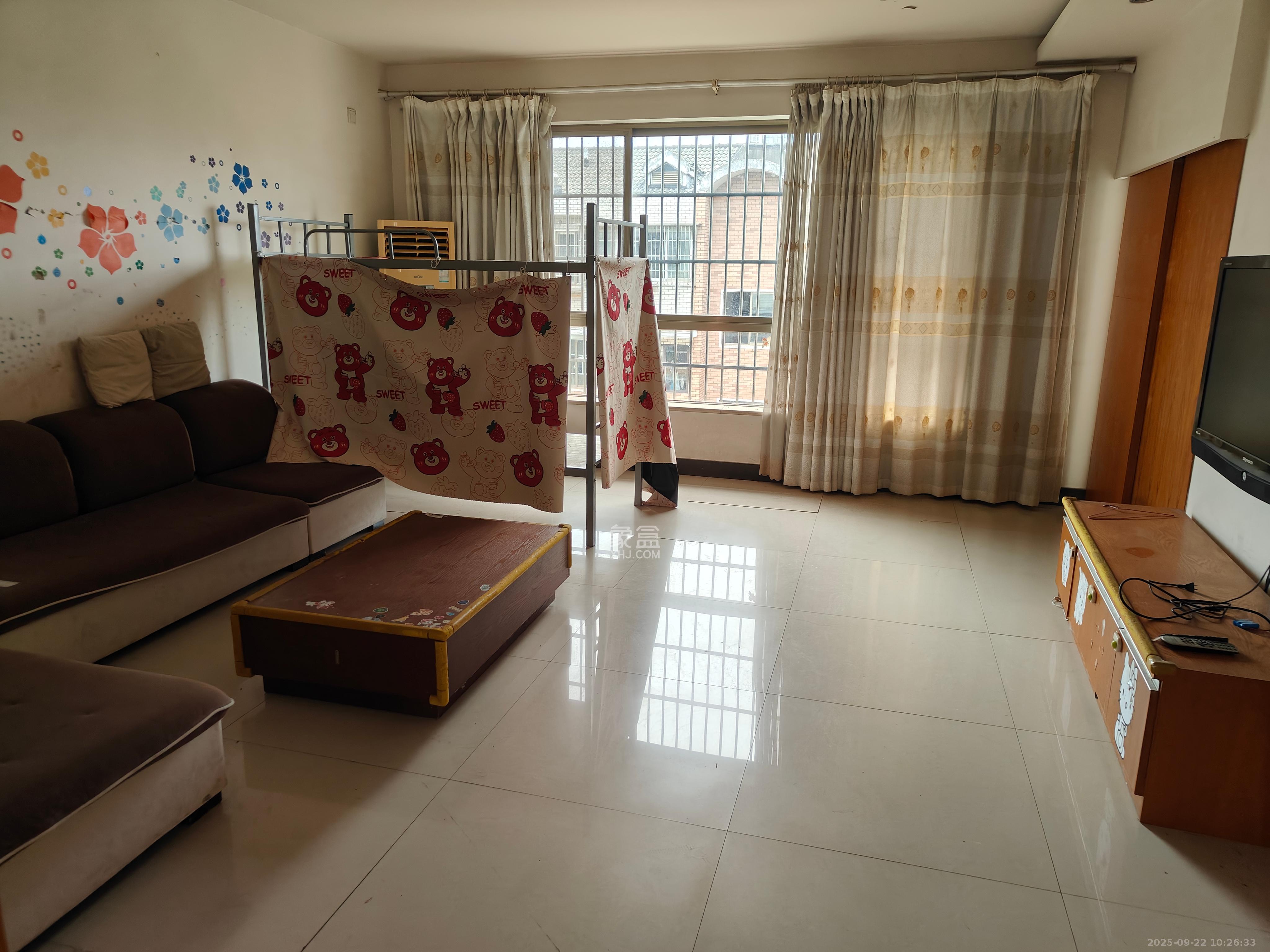 芙蓉公寓  3室2厅2卫    1800.0元/月室内图