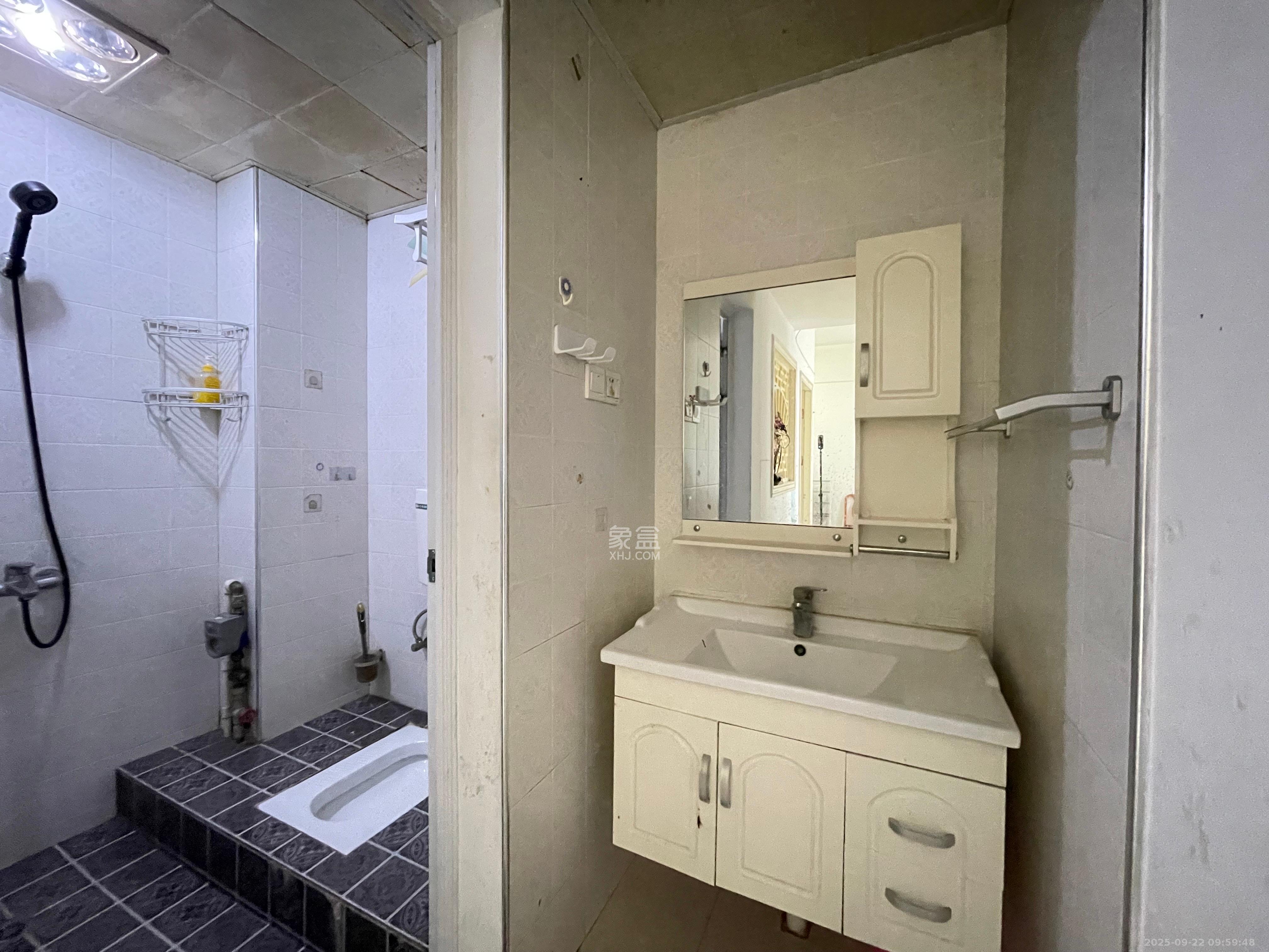 观湖公寓 2室2厅1卫 1800.0元/月 观湖公寓 2室2厅1卫 1800.0元/月室内图