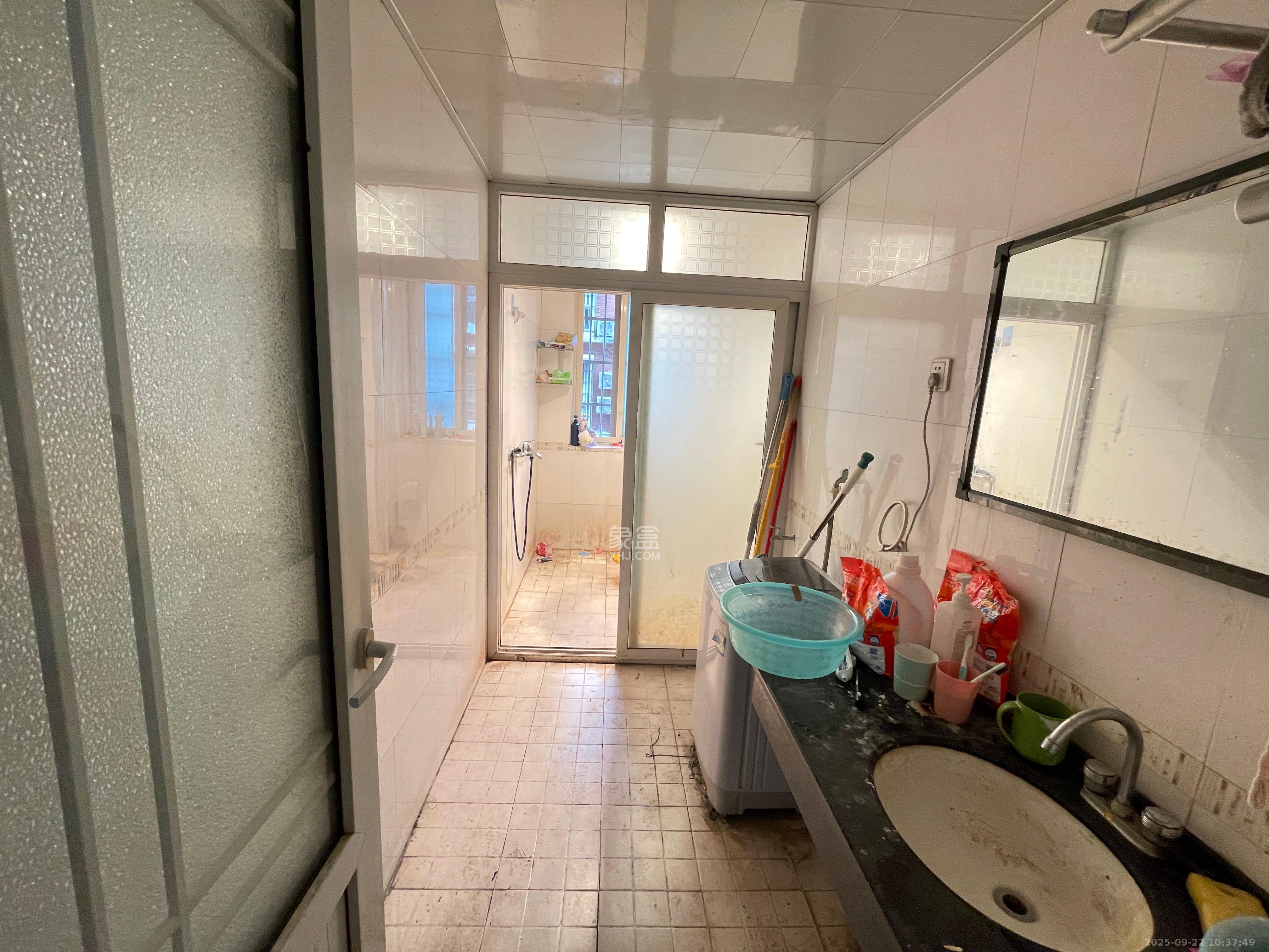 金鹰机电大市场 4室2厅2卫 2200.0元/月 金鹰机电大市场 4室2厅2卫 2200.0元/月室内图