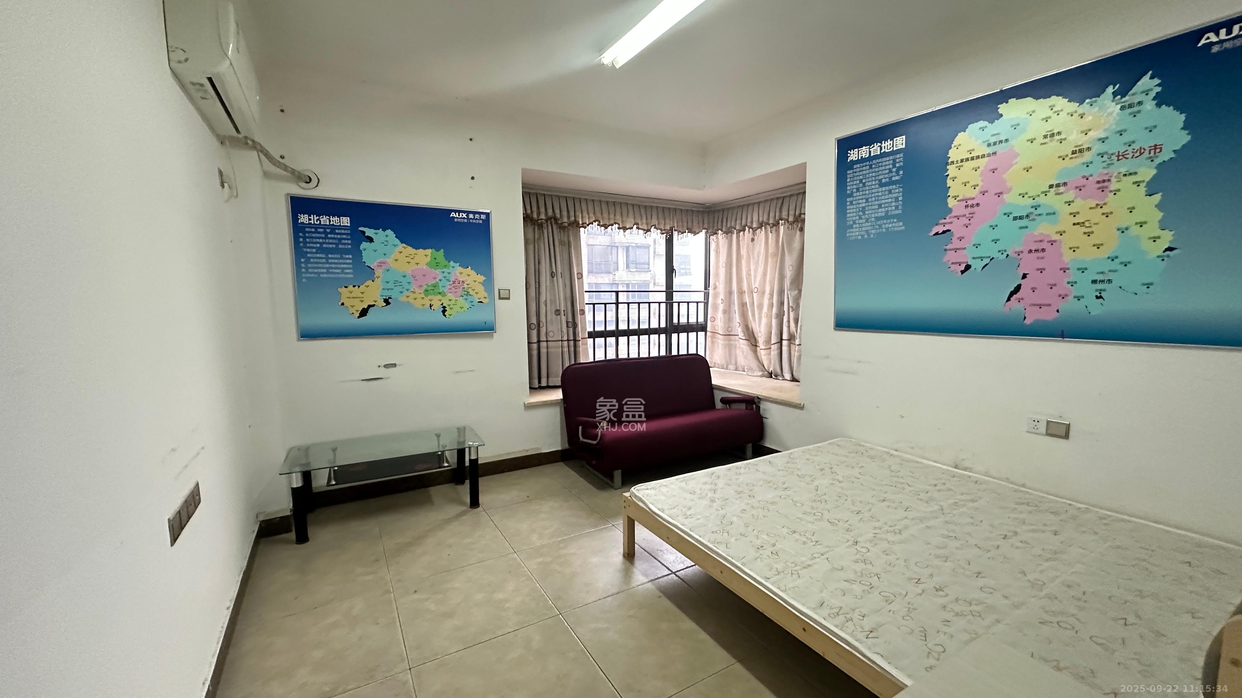 上东辛顿公寓 3室2厅2卫 2800.0元/月 上东辛顿公寓 3室2厅2卫 2800.0元/月室内图