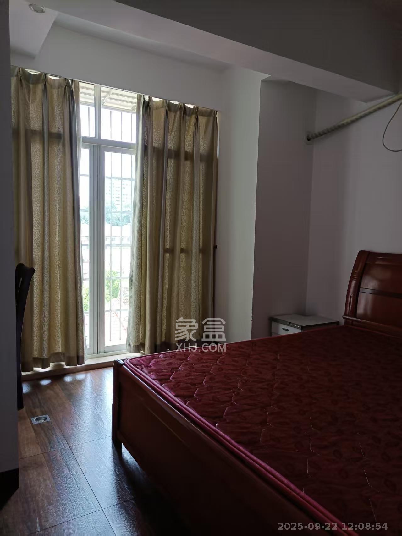 粟塘小区  2室1厅1卫    2100.0元/月室内图