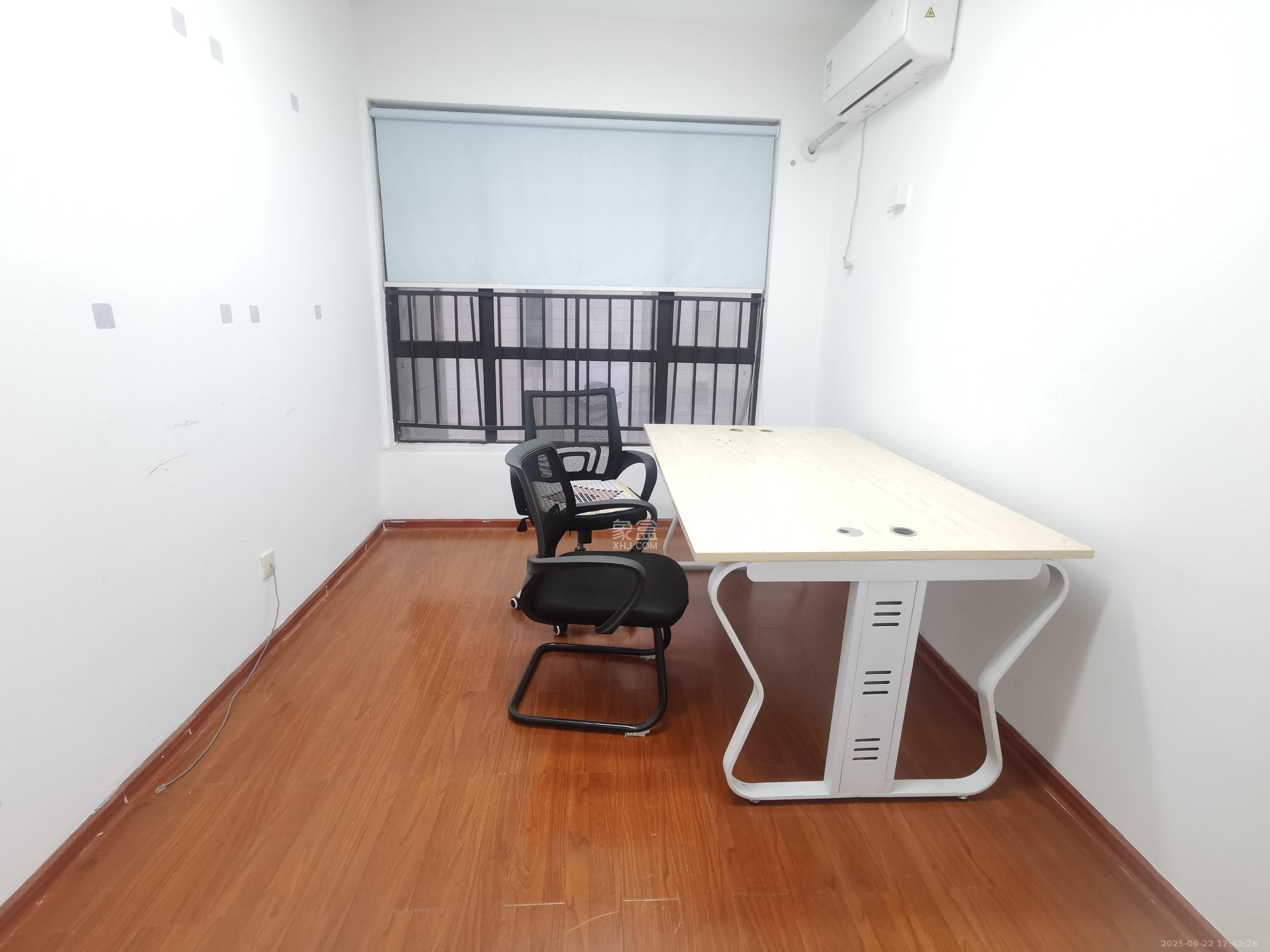 湘腾城市广场 3室2厅1卫 3500.0元/月 湘腾城市广场 3室2厅1卫 3500.0元/月室内图