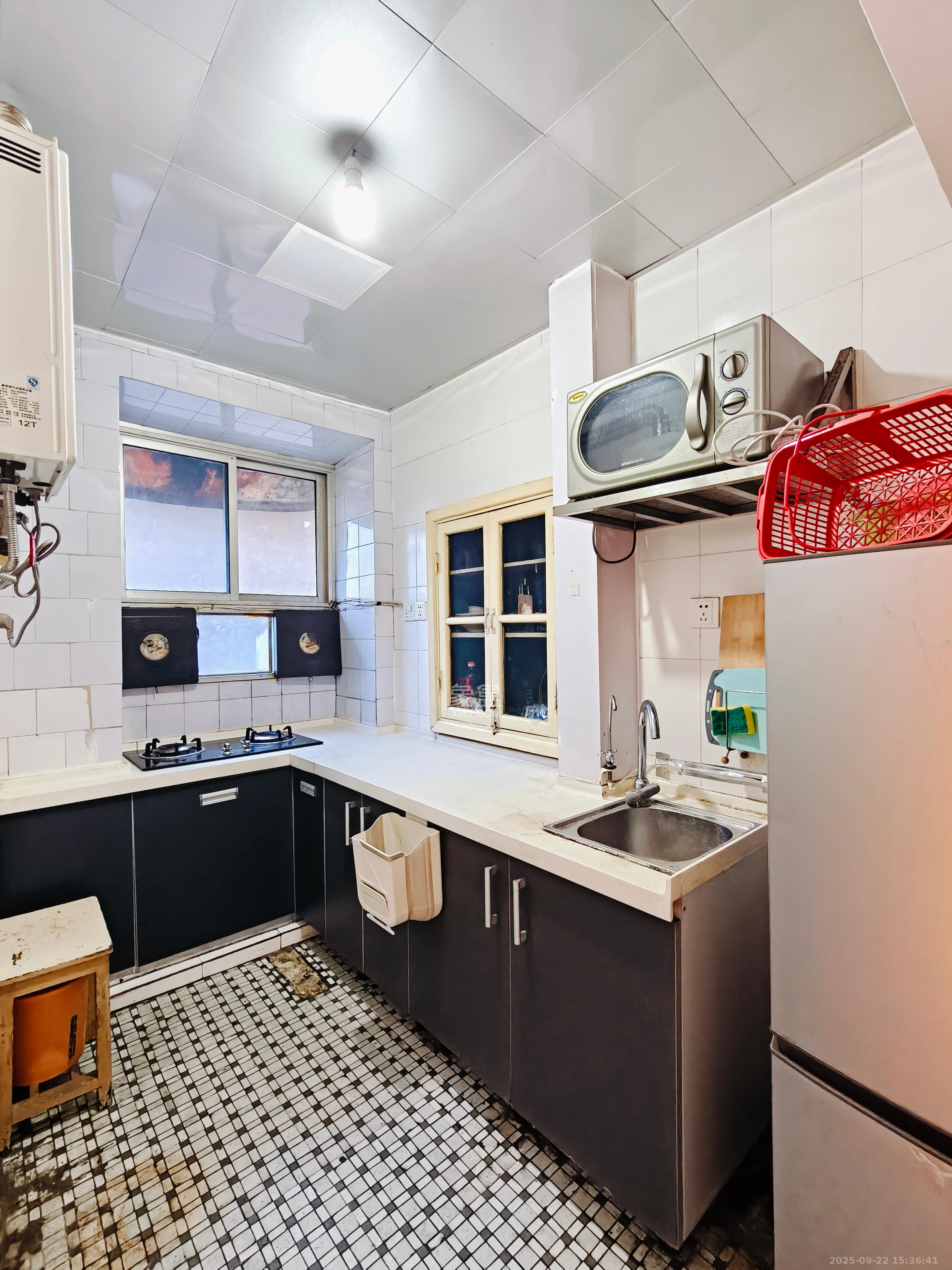 东风路汽电宿舍(东风路三条巷/四条巷) 2室1厅1卫 1200.0元/月 东风路汽电宿舍(东风路三条巷/四条巷) 2室1厅1卫 1200.0元/月室内图