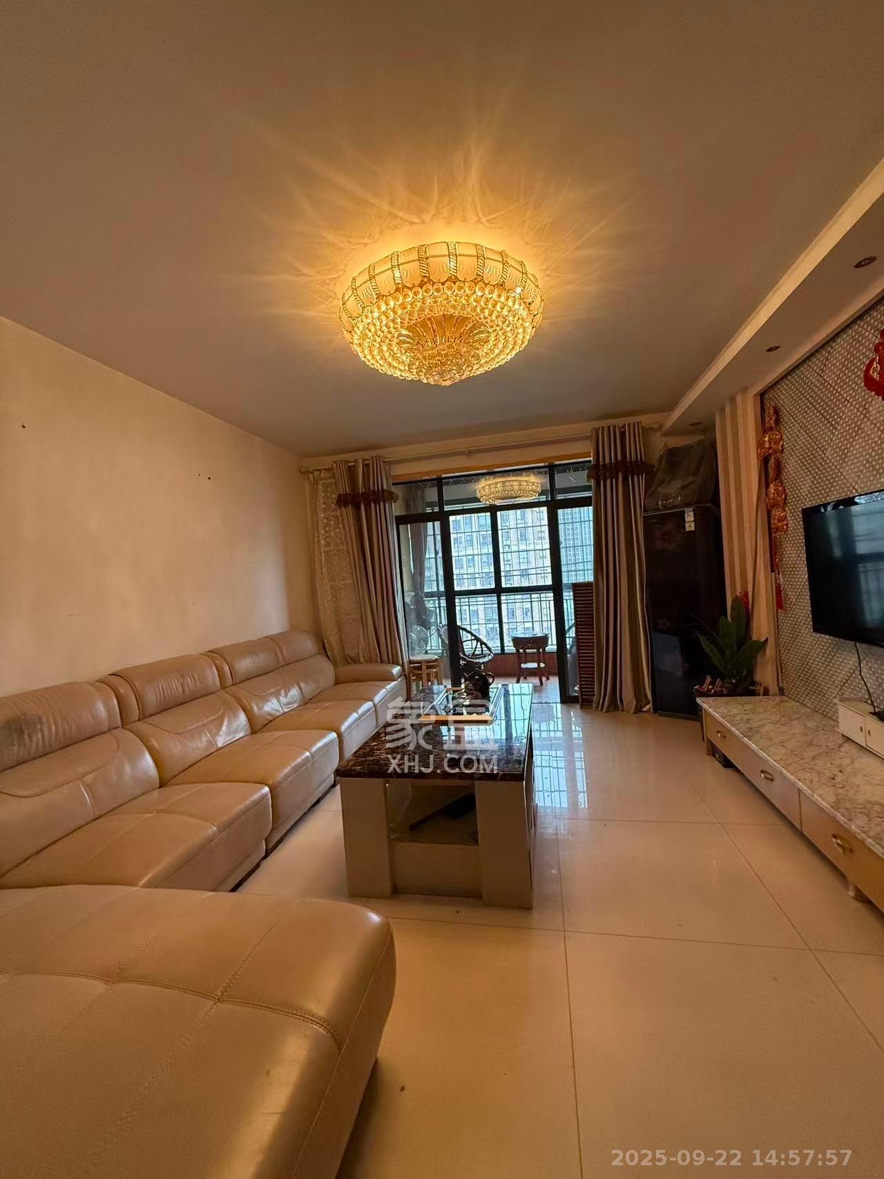 华润凤凰城一期  3室2厅2卫    2000.0元/月室内图