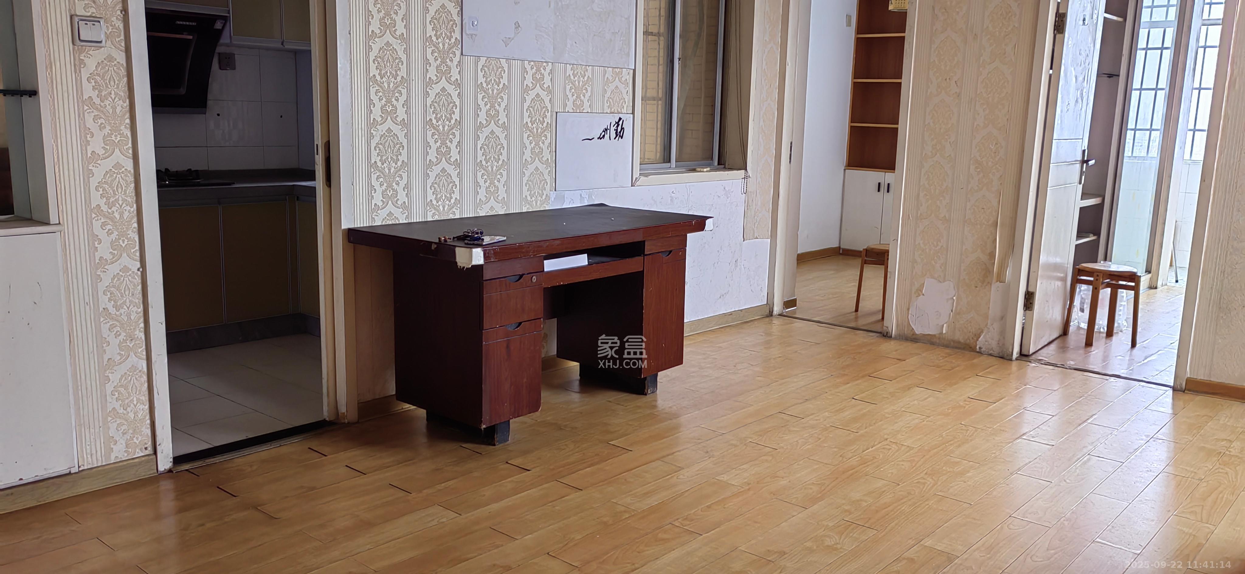 雄踞都市东家 2室1厅1卫 1800.0元/月 雄踞都市东家 2室1厅1卫 1800.0元/月室内图