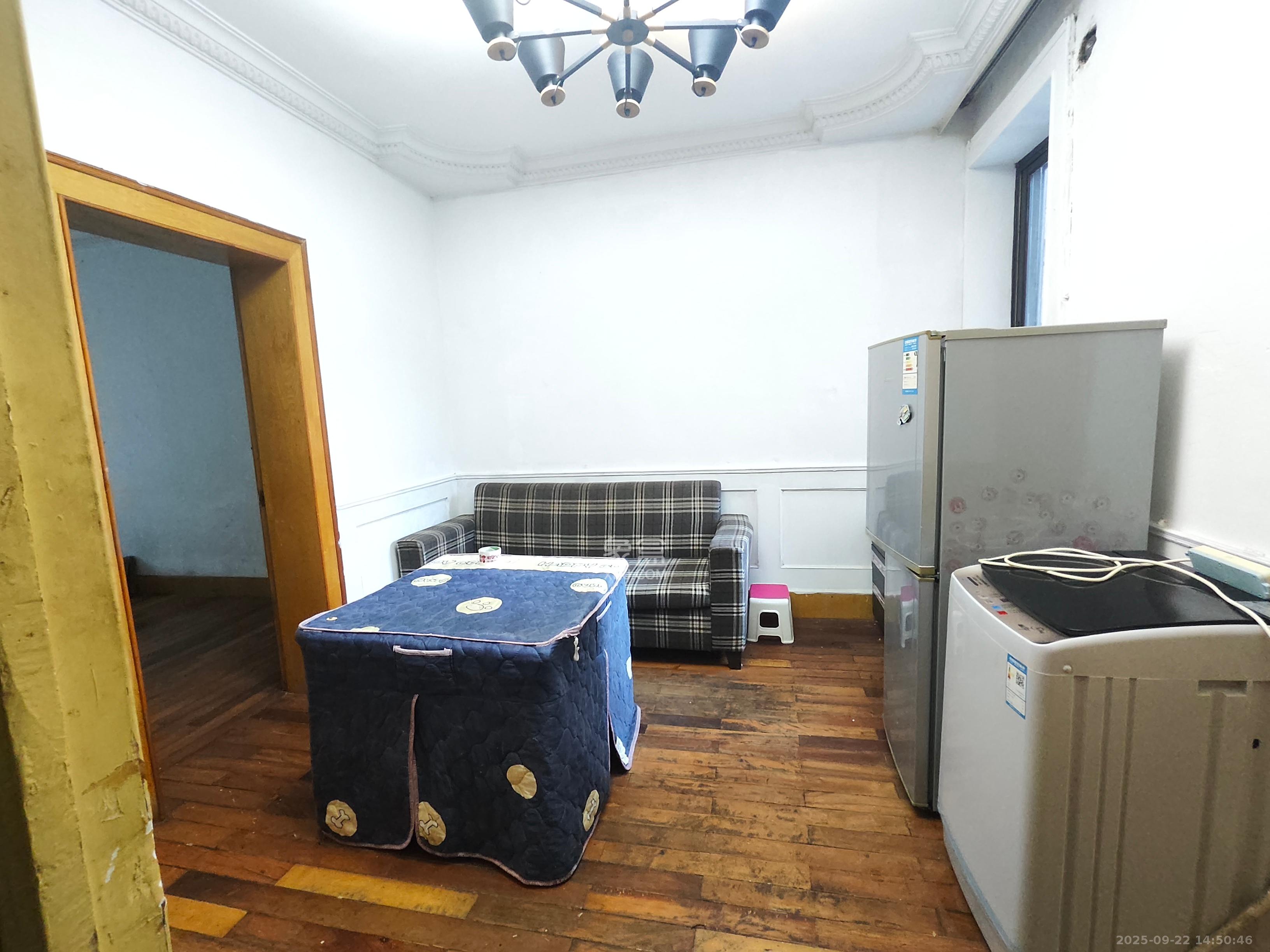 桂花二村 2室1厅1卫 1200.0元/月 桂花二村 2室1厅1卫 1200.0元/月室内图