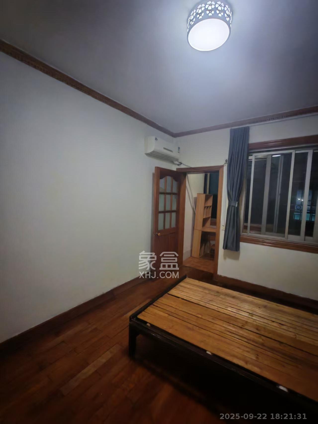公交野坡小区  2室1厅1卫   1400.00元/月室内图