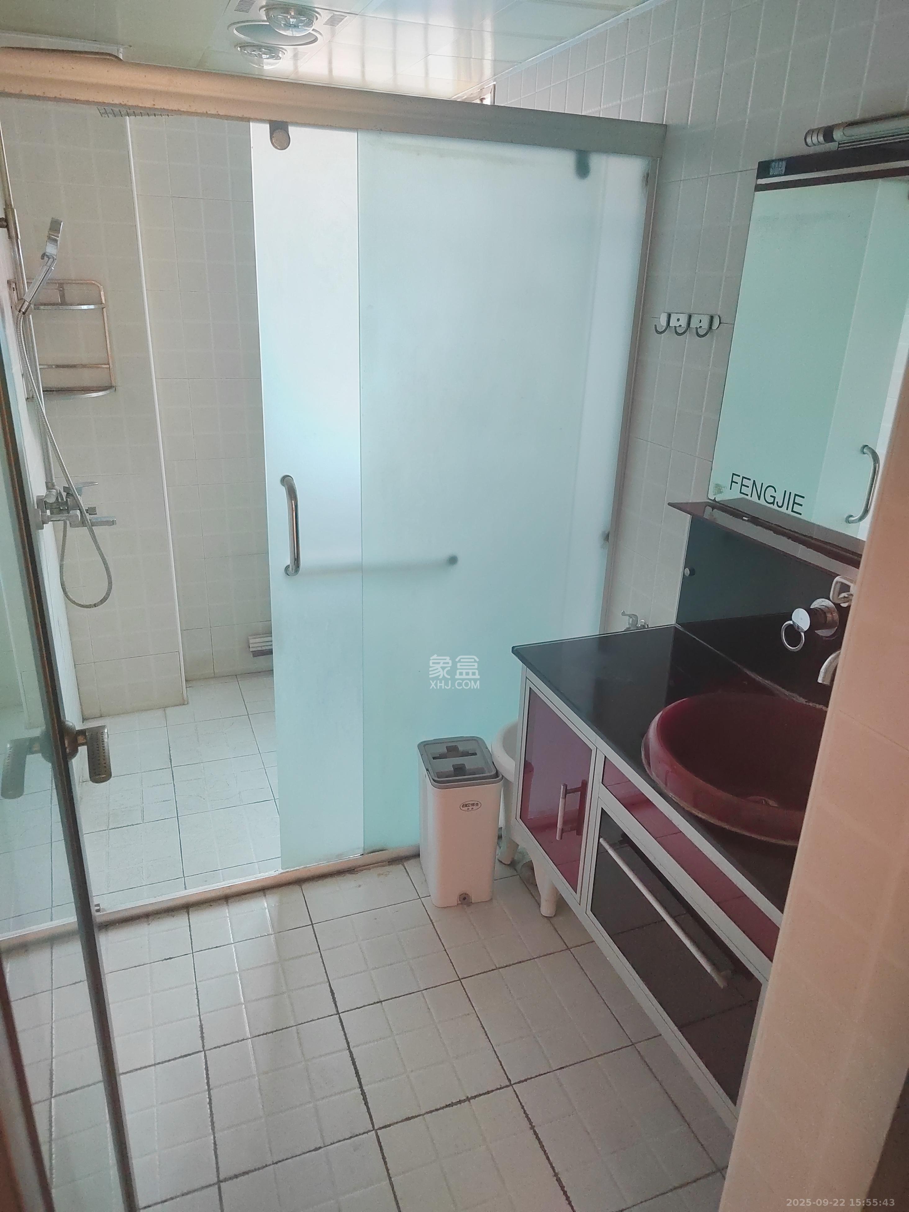 枫雅名苑  2室2厅1卫    2000.0元/月 枫雅名苑  2室2厅1卫    2000.0元/月室内图