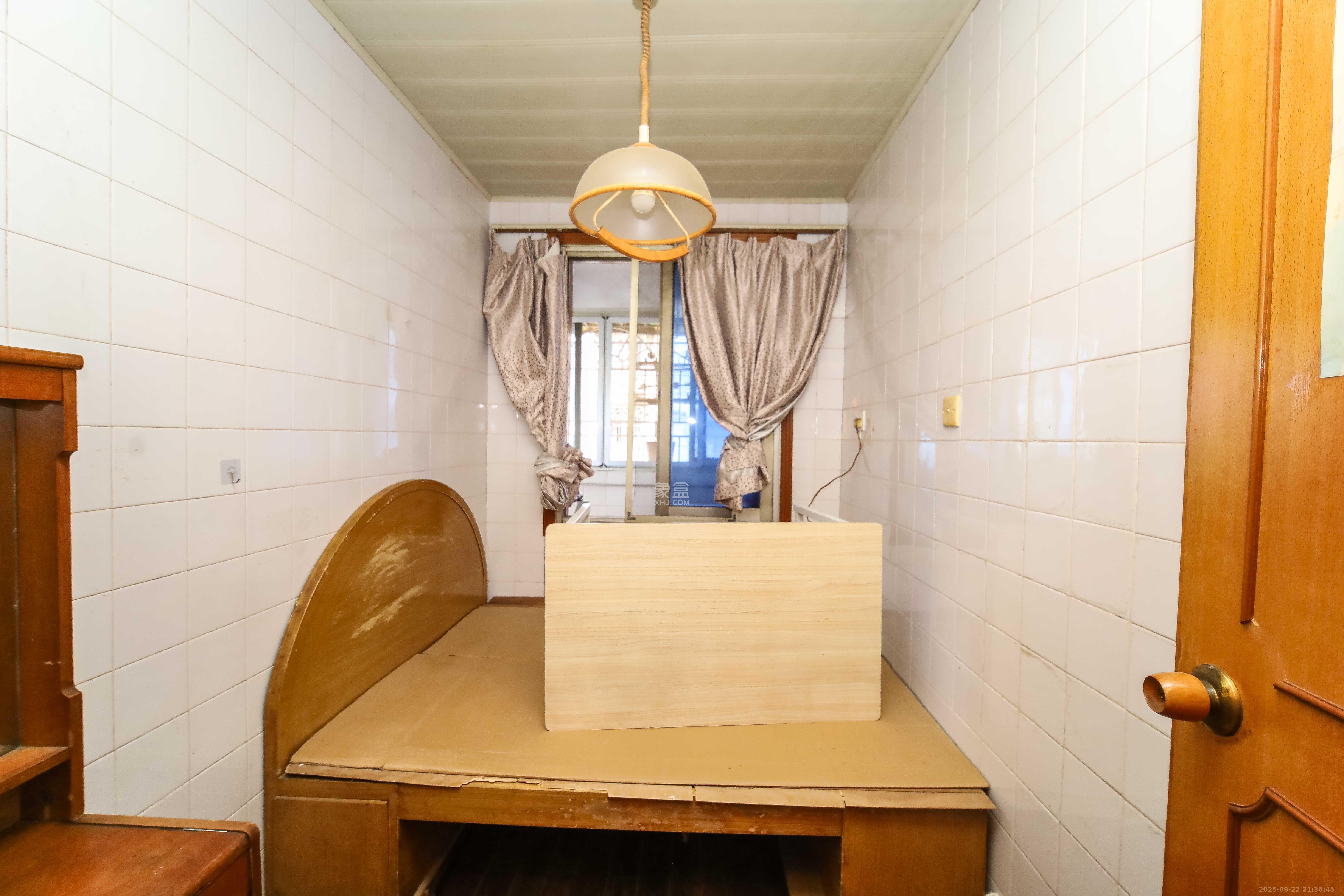 安泰新村 2室1厅1卫 38.0万 安泰新村 2室1厅1卫 38.0万卧室