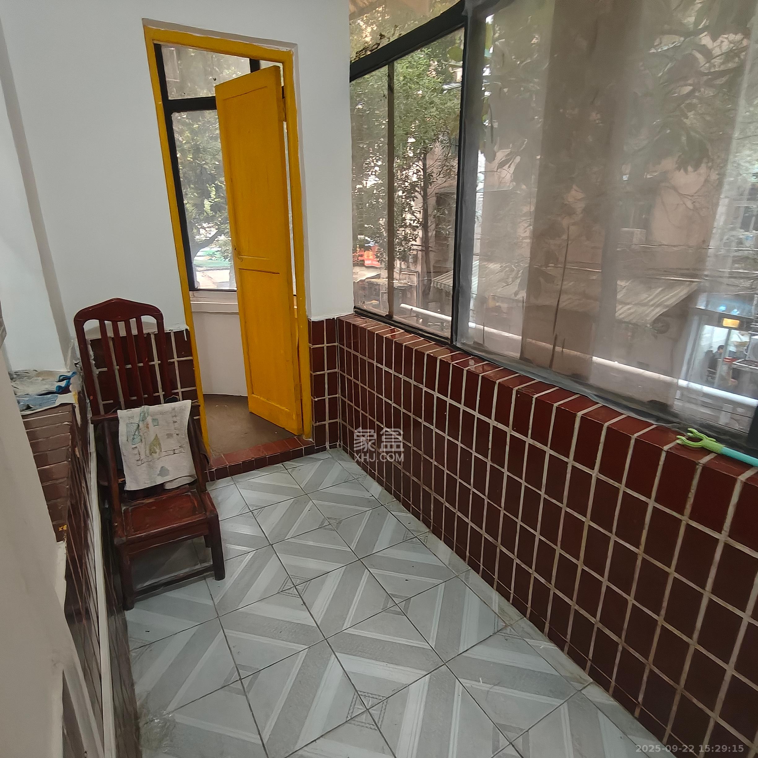 市直属机关宿舍 2室1厅1卫 1500.0元/月 市直属机关宿舍 2室1厅1卫 1500.0元/月室内图