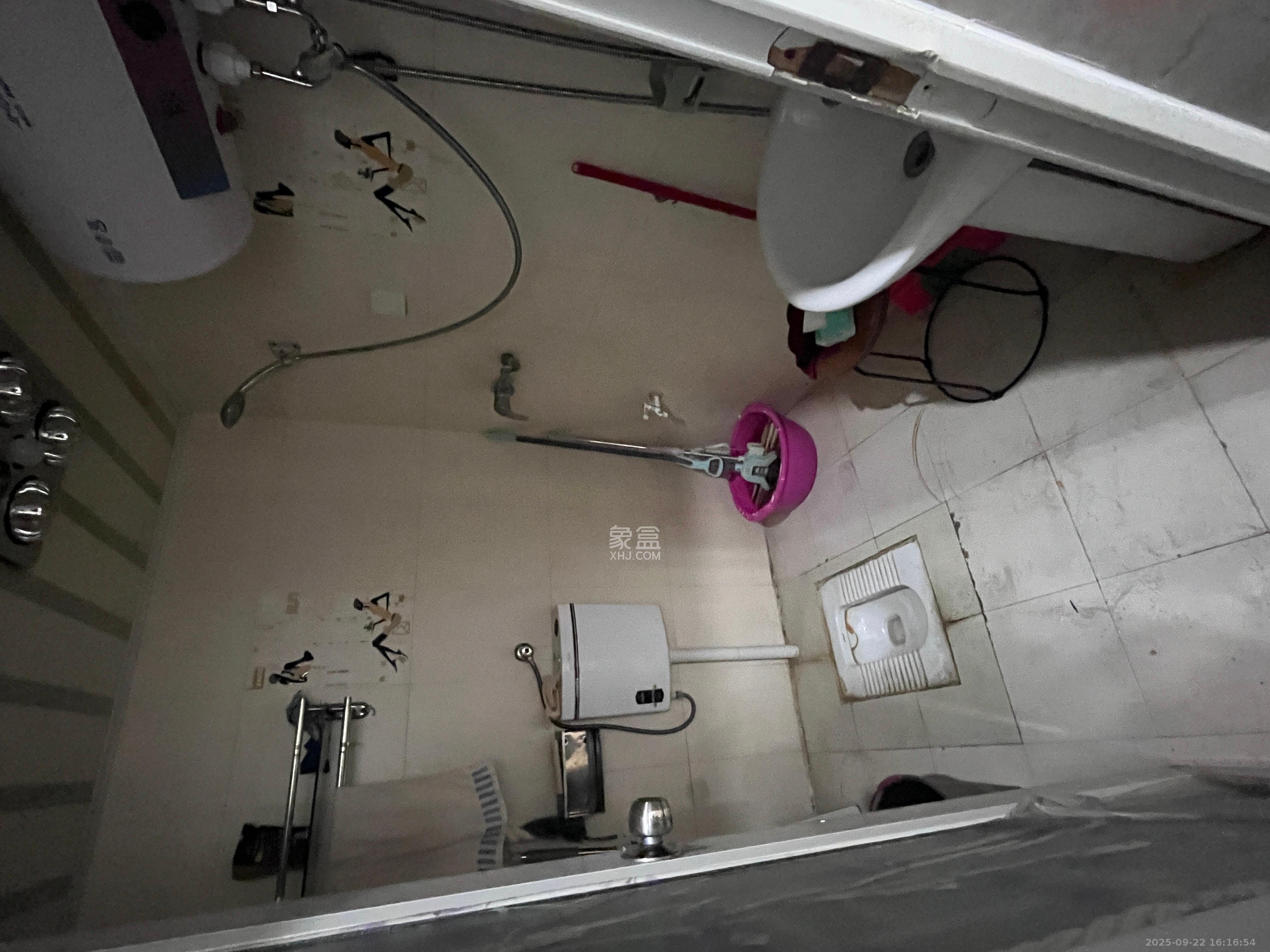 圣力华苑 3室2厅1卫 1600.00元/月 圣力华苑 3室2厅1卫 1600.00元/月室内图