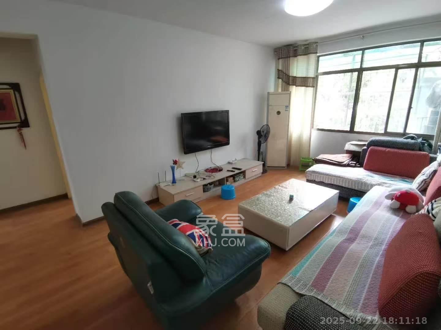 人民新村 2室1厅1卫 2200.0元/月 人民新村 2室1厅1卫 2200.0元/月室内图