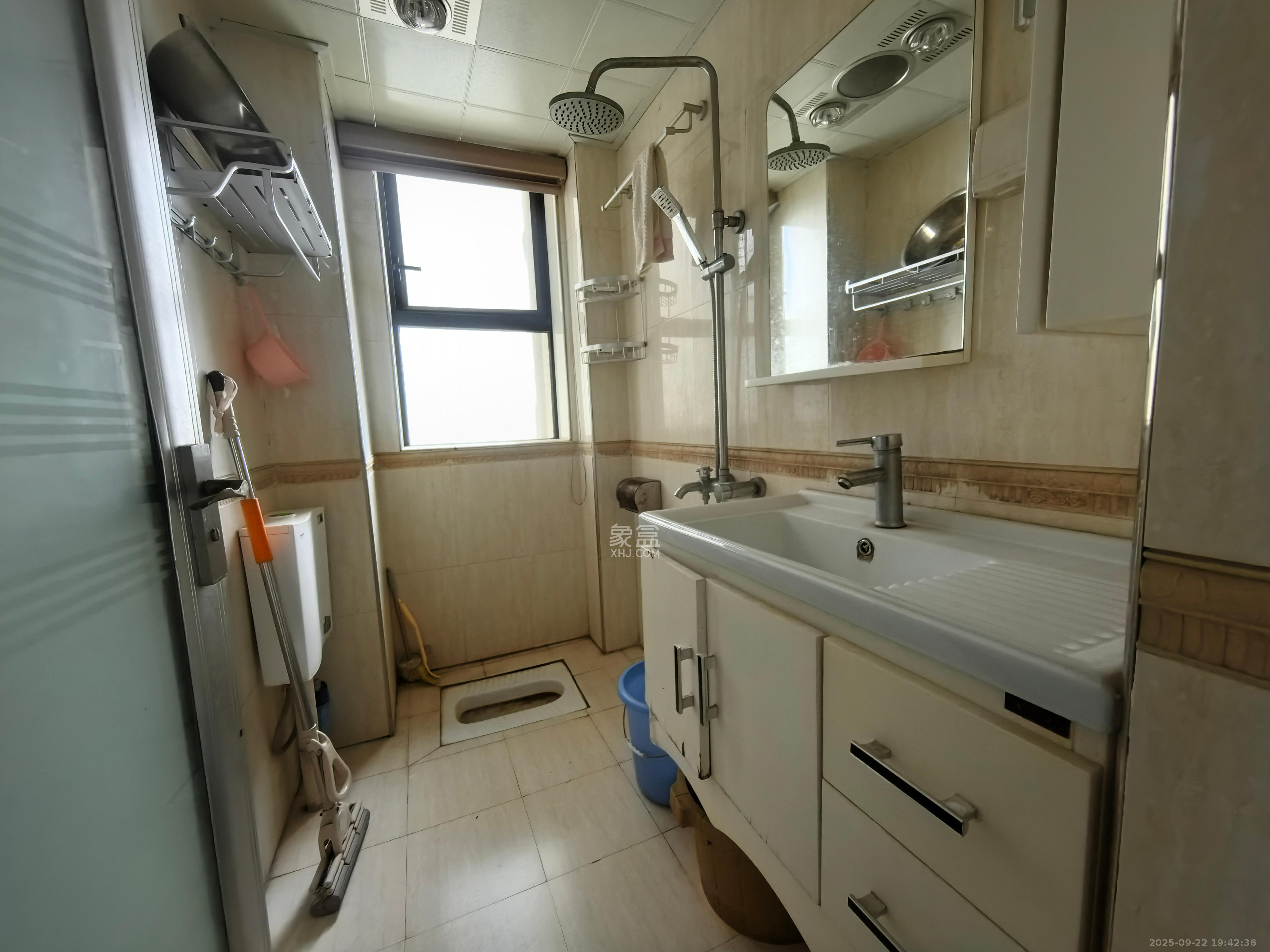 莱茵城 3室2厅1卫 2000.0元/月 莱茵城 3室2厅1卫 2000.0元/月室内图