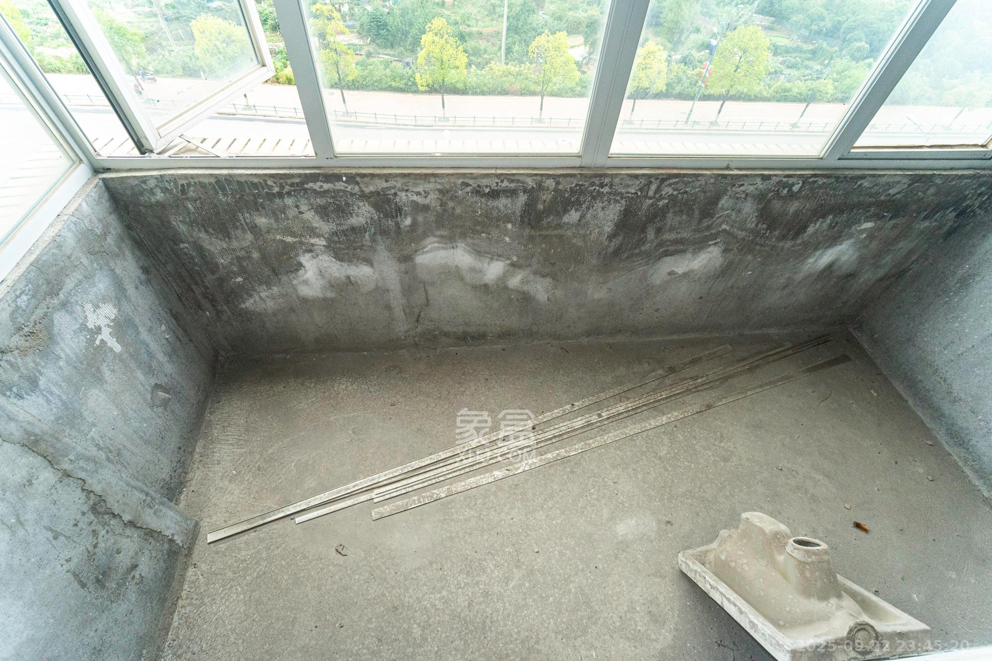 恒广国际物流园  2室2厅1卫    21.0万 恒广国际物流园  2室2厅1卫    21.0万阳台