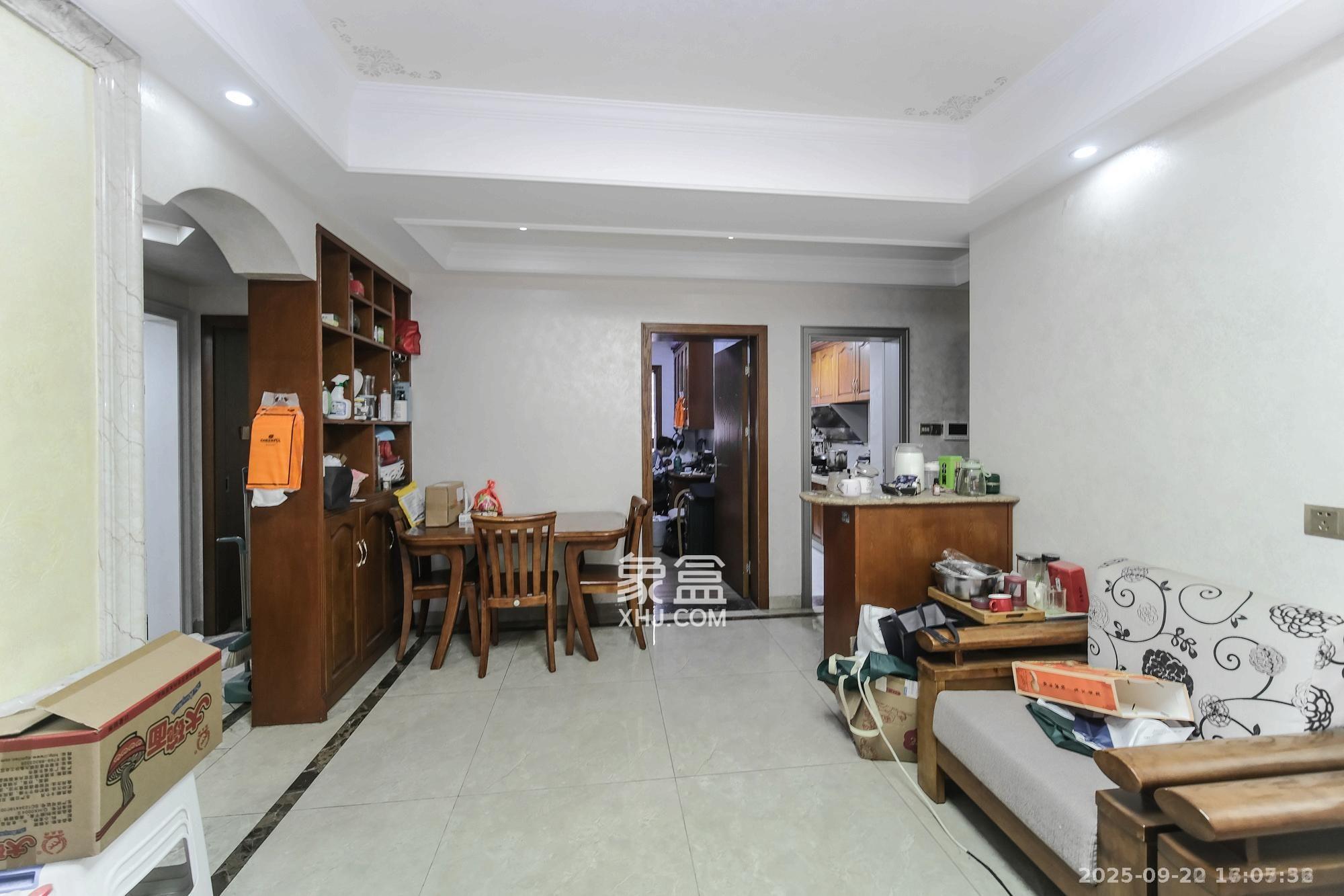 荣盛花语城  3室2厅1卫    1800.0元/月室内图