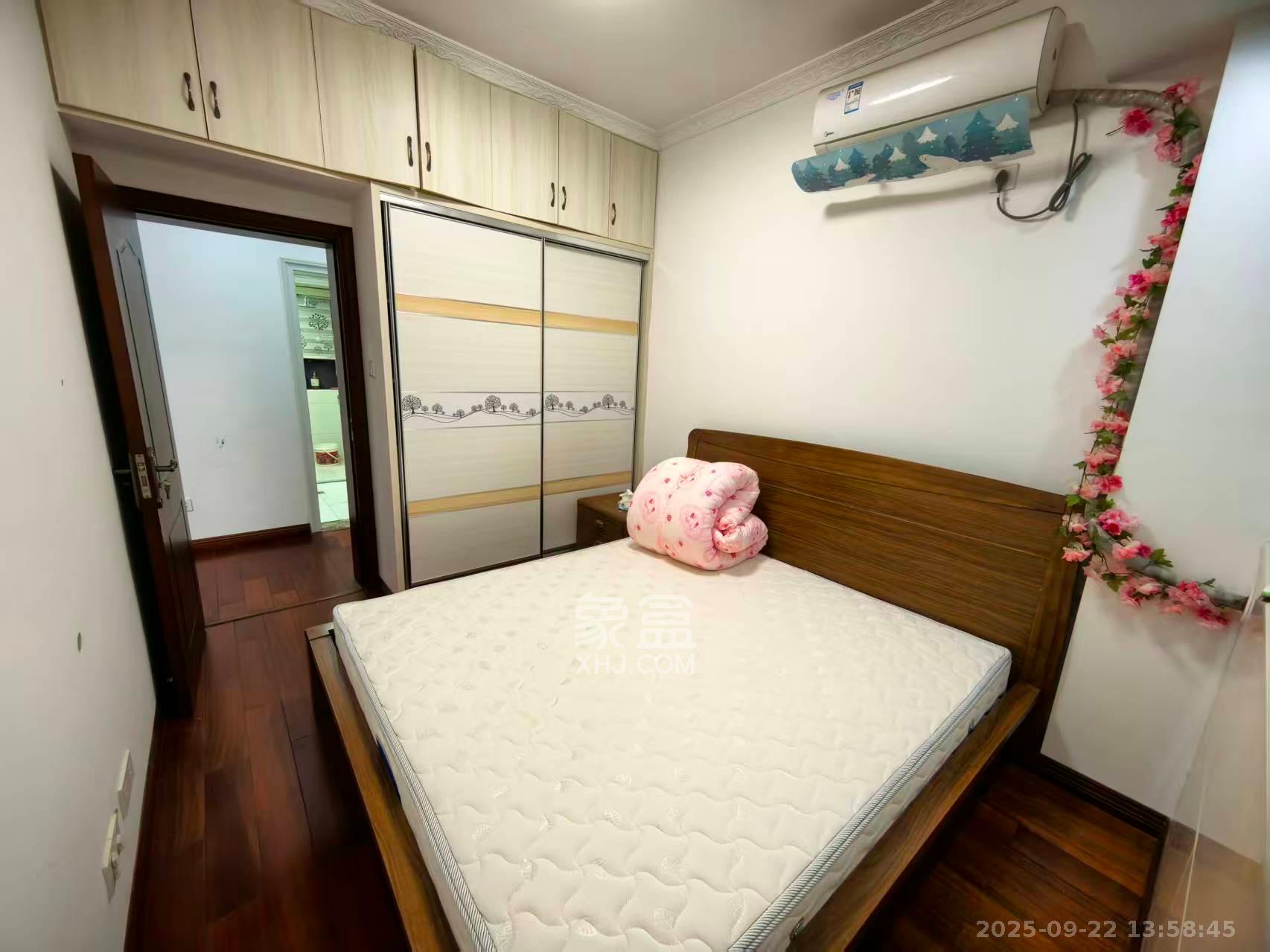 南山雍江汇(滨江国际新城) 4室2厅2卫 5000.0元/月 南山雍江汇(滨江国际新城) 4室2厅2卫 5000.0元/月室内图