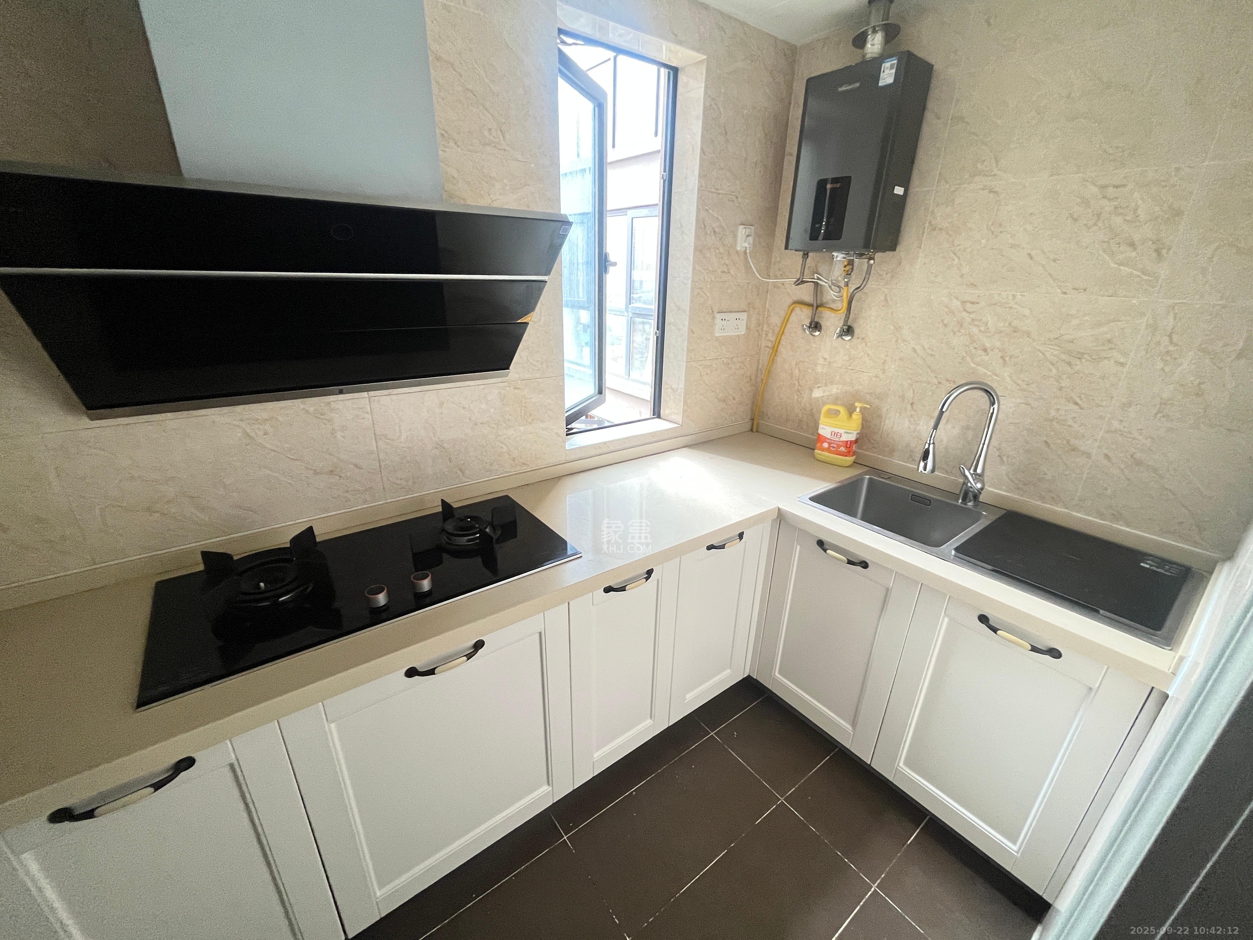 万科魅力之城观澜里 3室2厅2卫 2000.0元/月 万科魅力之城观澜里 3室2厅2卫 2000.0元/月室内图