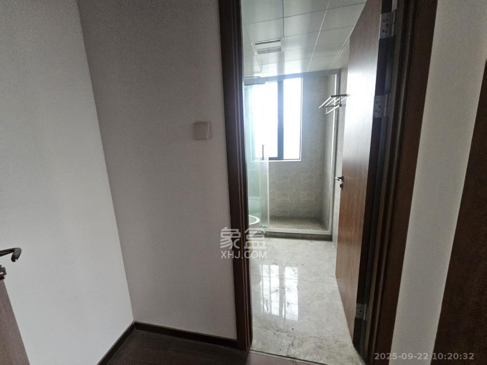 旭辉都会山  4室2厅2卫    4500.0元/月室内图