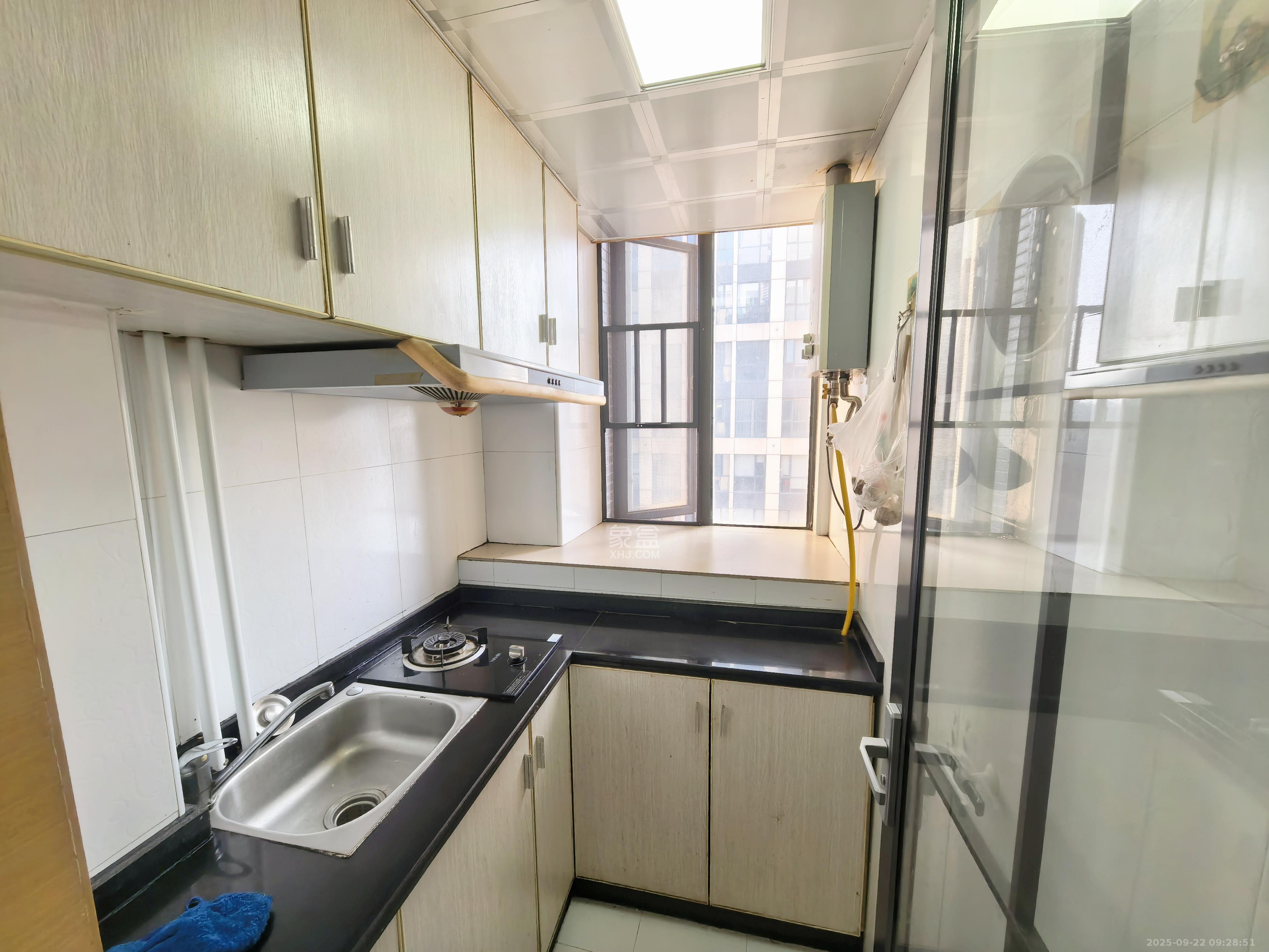 中城丽景香山园 1室1厅1卫 1500.0元/月 中城丽景香山园 1室1厅1卫 1500.0元/月室内图