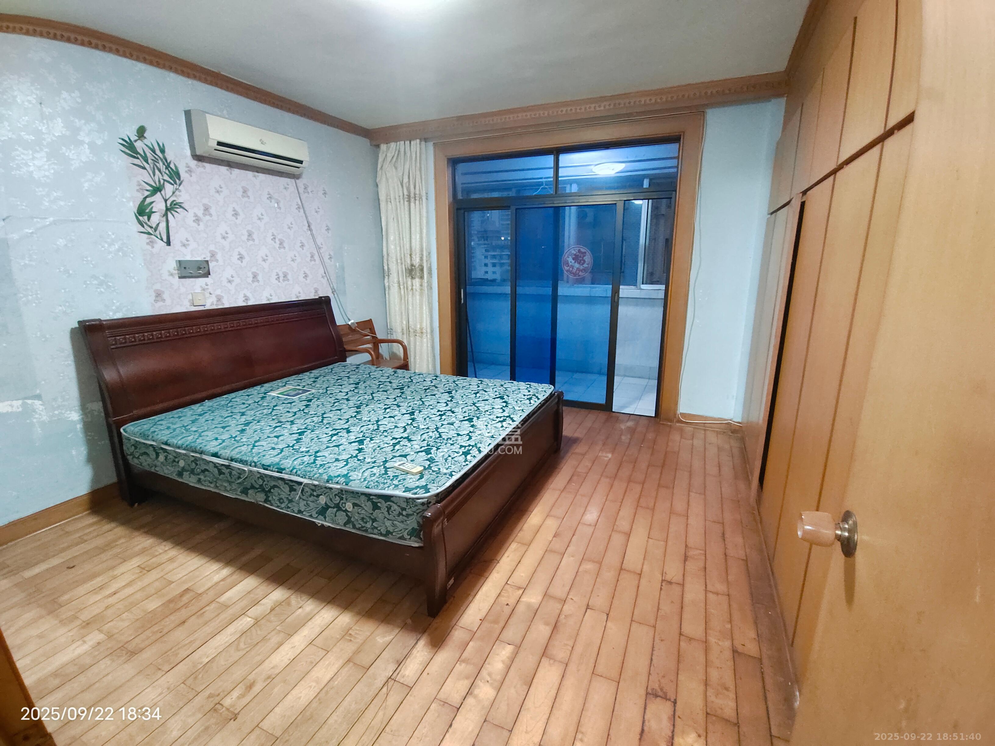 紫薇公寓 3室2厅1卫 1800.0元/月 紫薇公寓 3室2厅1卫 1800.0元/月室内图