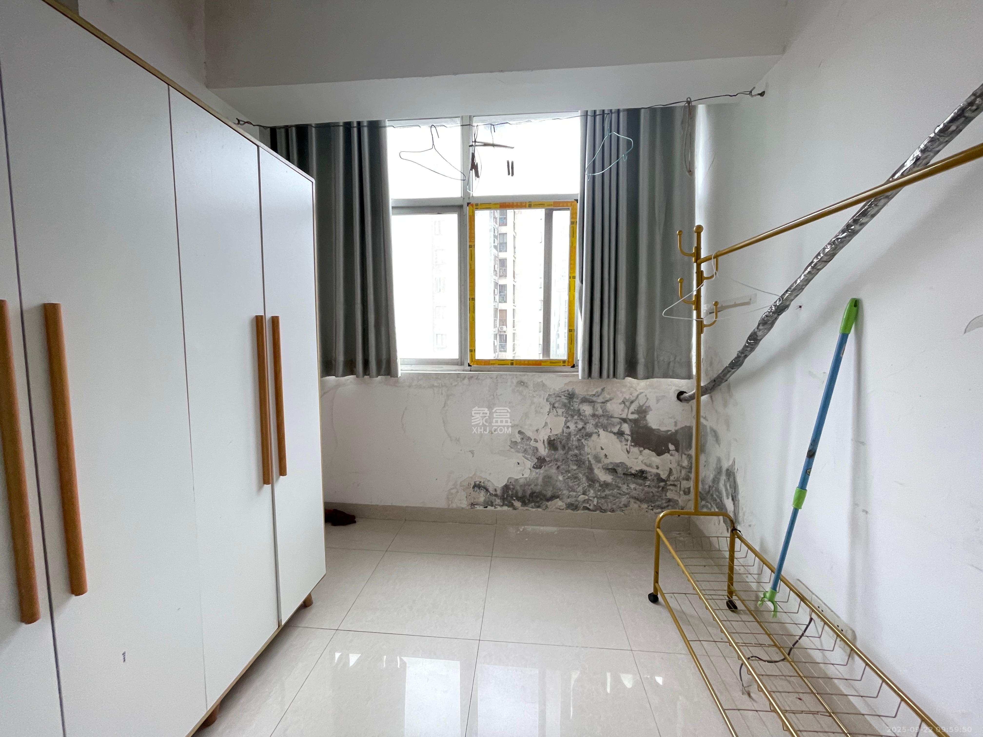 观湖公寓  2室2厅1卫    1800.0元/月室内图