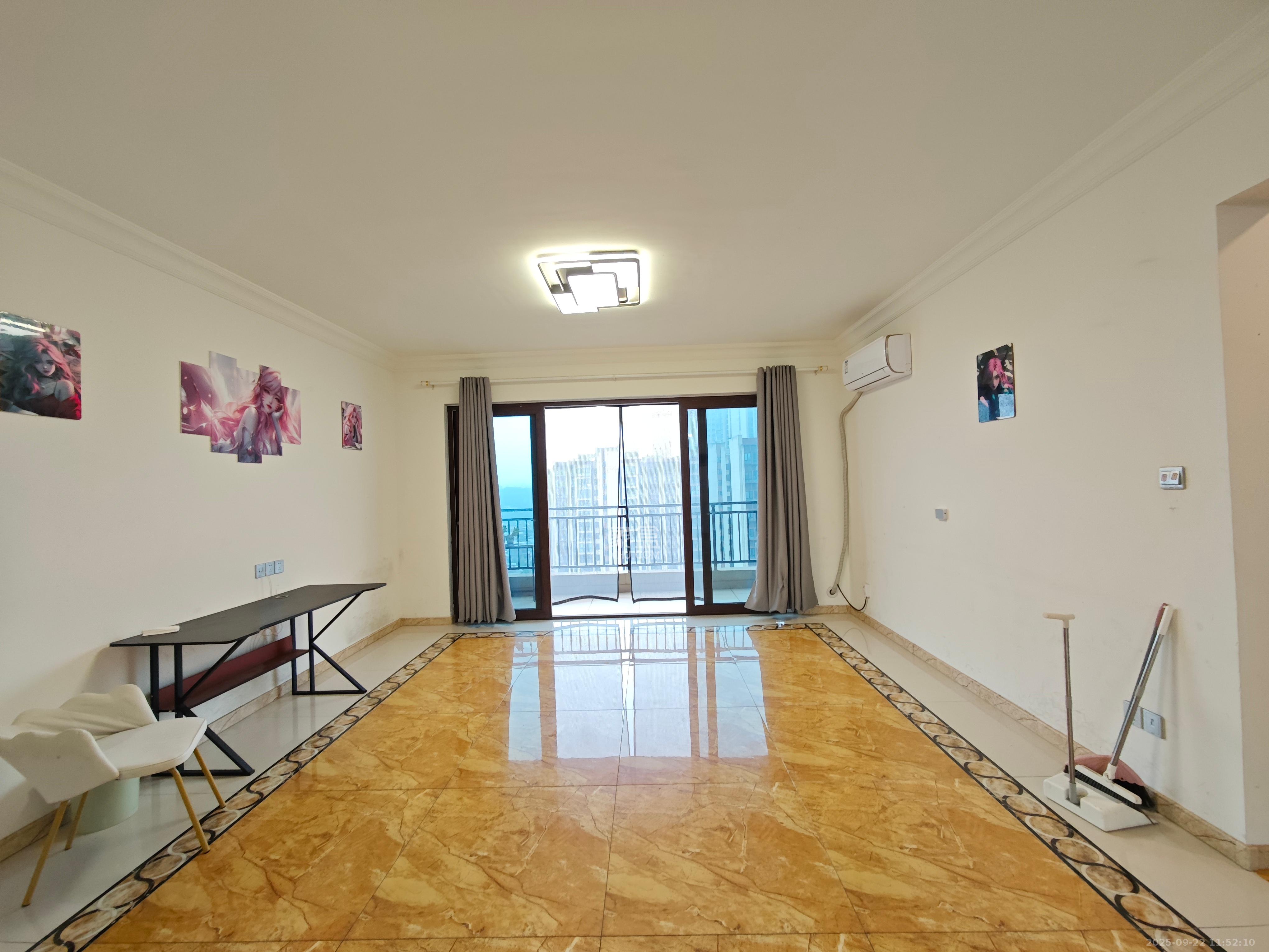 碧桂园高尔夫花园 4室2厅2卫 2400.0元/月 碧桂园高尔夫花园 4室2厅2卫 2400.0元/月室内图