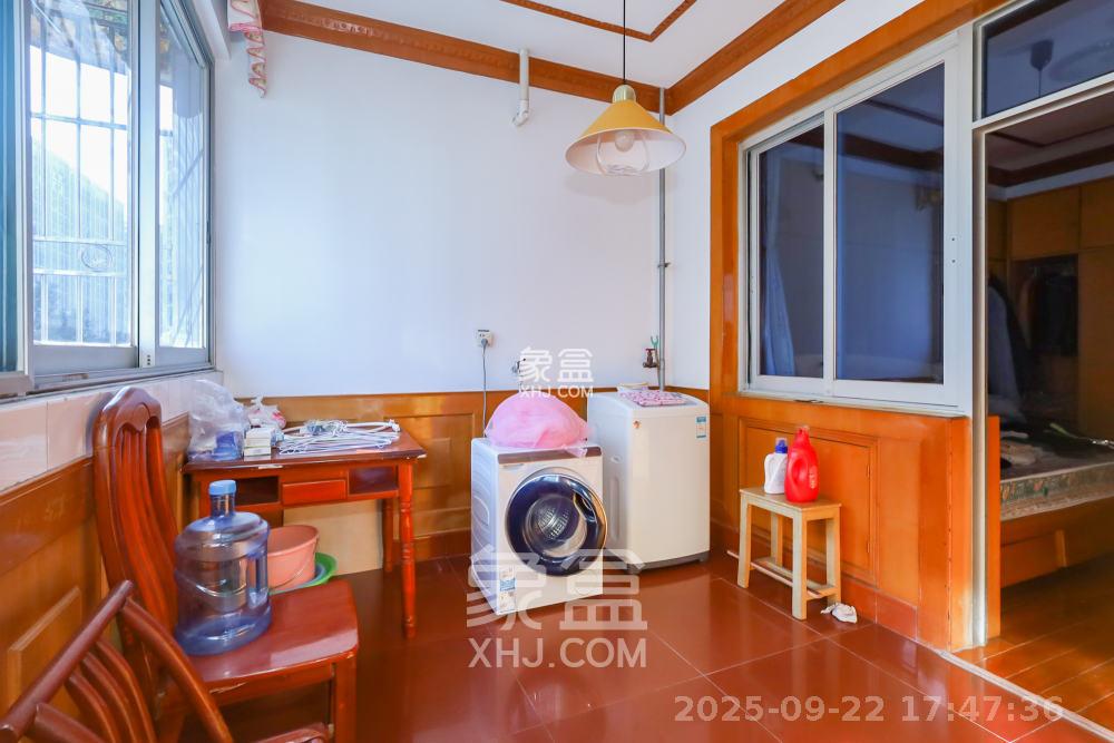 金星小区 4室2厅2卫 2300.0元/月 金星小区 4室2厅2卫 2300.0元/月室内图