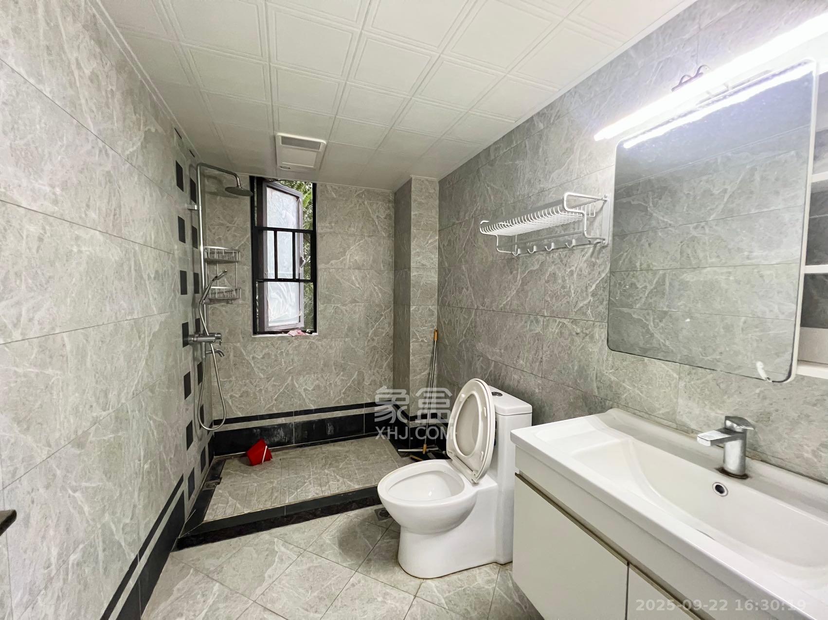 恒基凯旋门三期  4室2厅2卫    3300.0元/月室内图