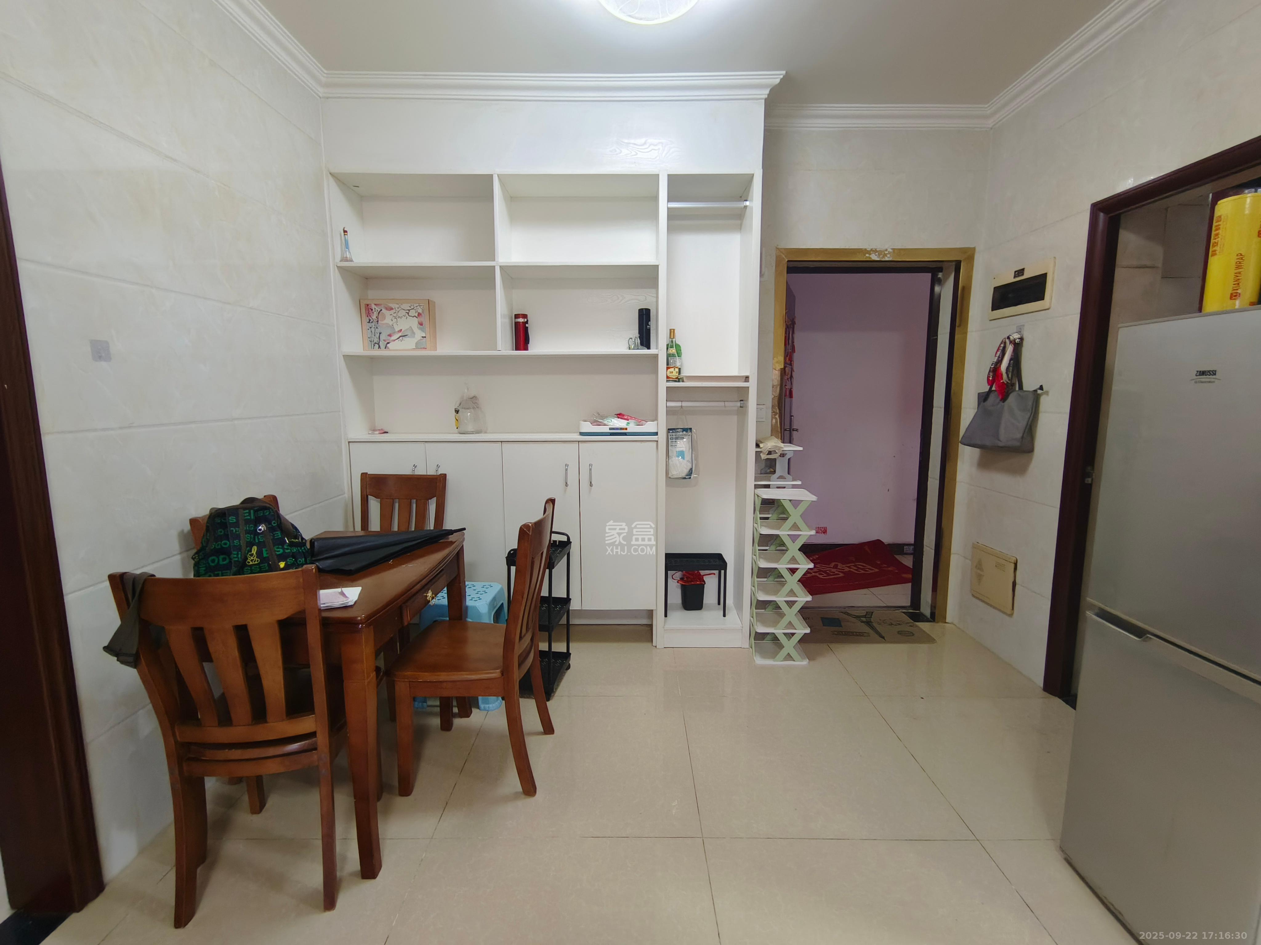 叠彩兰亭  3室2厅1卫    2200.0元/月室内图