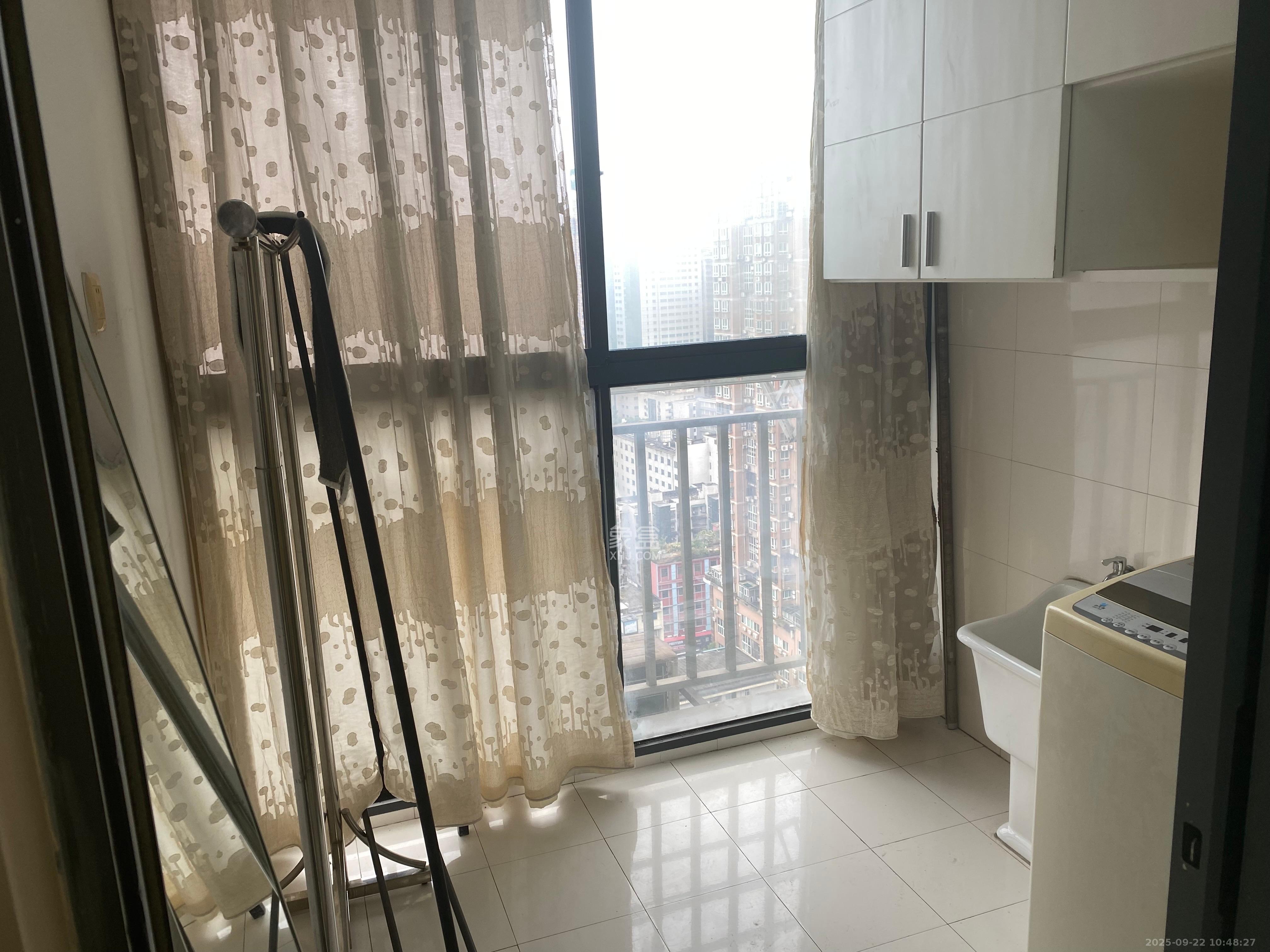 湘域中央 2室1厅1卫 3200.0元/月 湘域中央 2室1厅1卫 3200.0元/月室内图