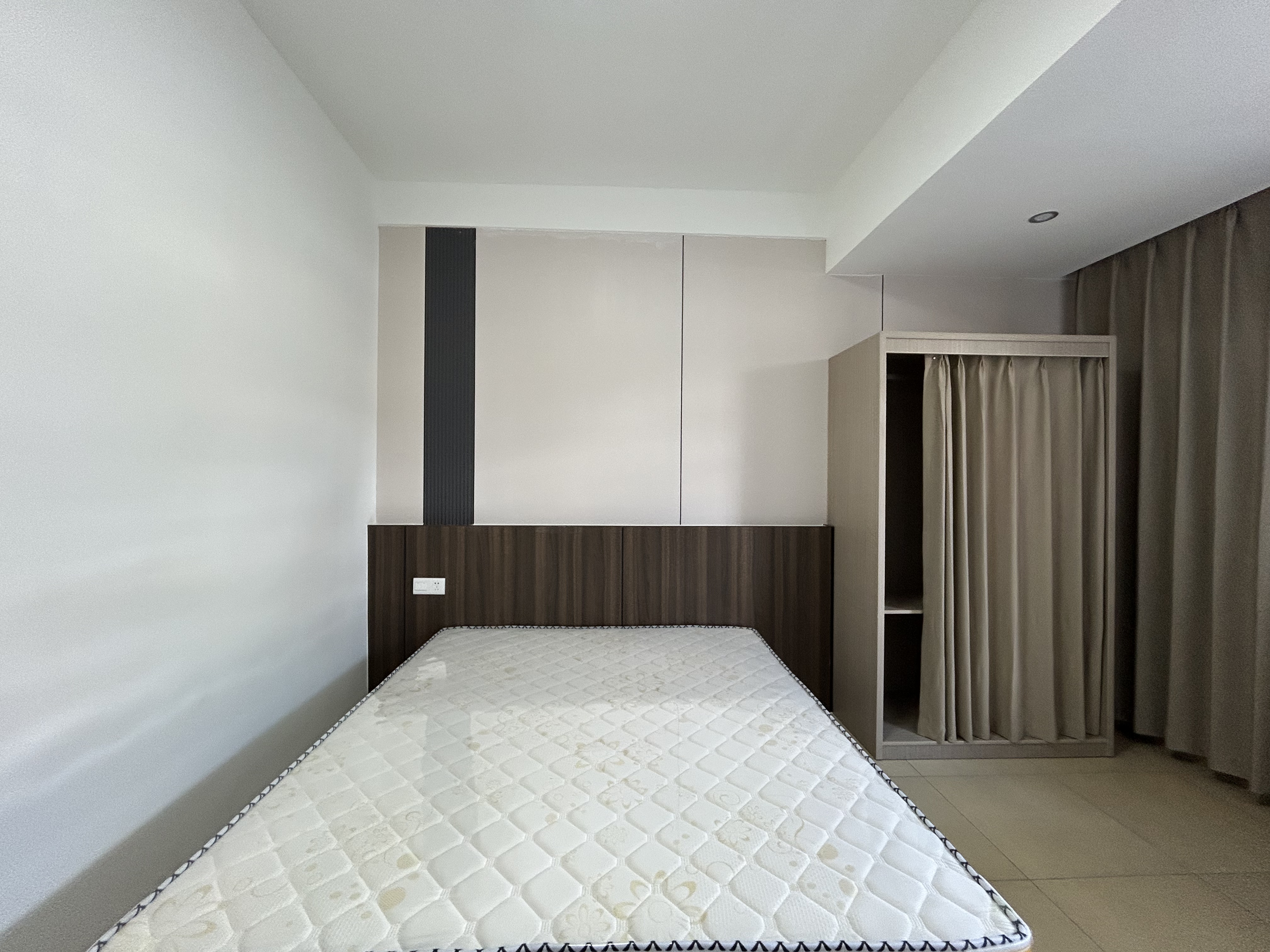 临轩阁公寓(龙湖) 1室0厅1卫 1200.0元/月 临轩阁公寓(龙湖) 1室0厅1卫 1200.0元/月室内图