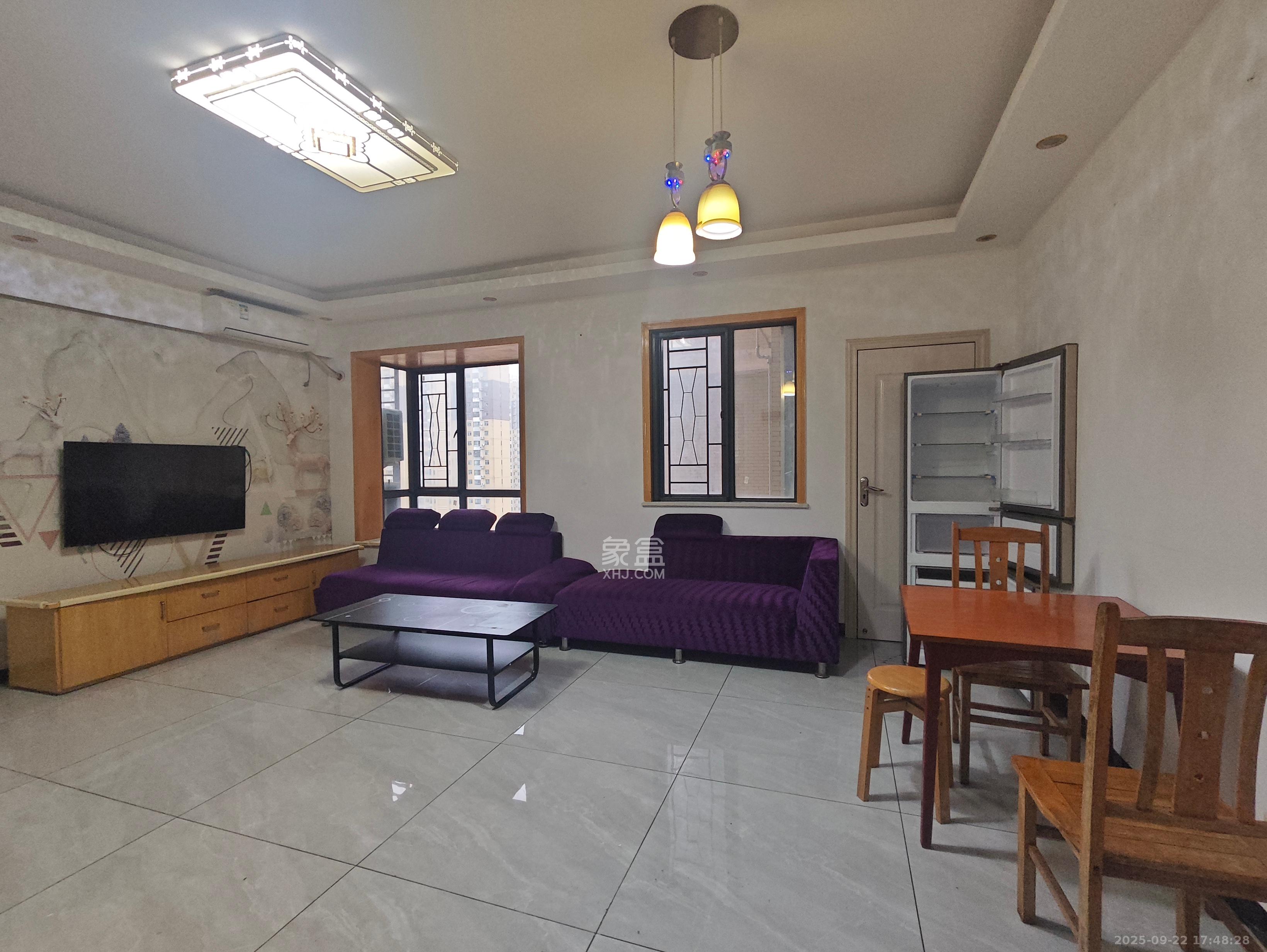 中国铁建国际城一期  3室2厅1卫    1700.0元/月室内图