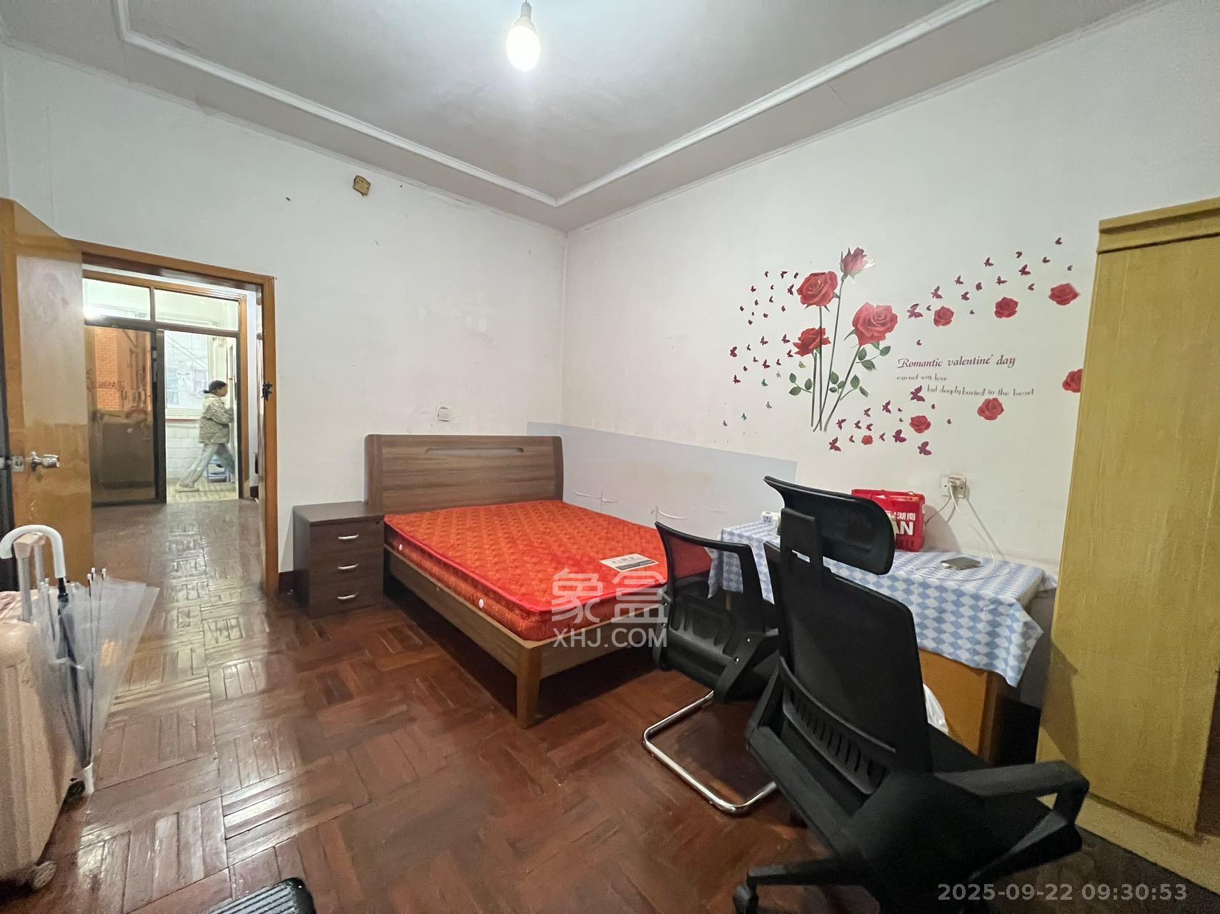 老建行宿舍(黄泥坑附218号) 2室1厅1卫 1400.0元/月 老建行宿舍(黄泥坑附218号) 2室1厅1卫 1400.0元/月室内图