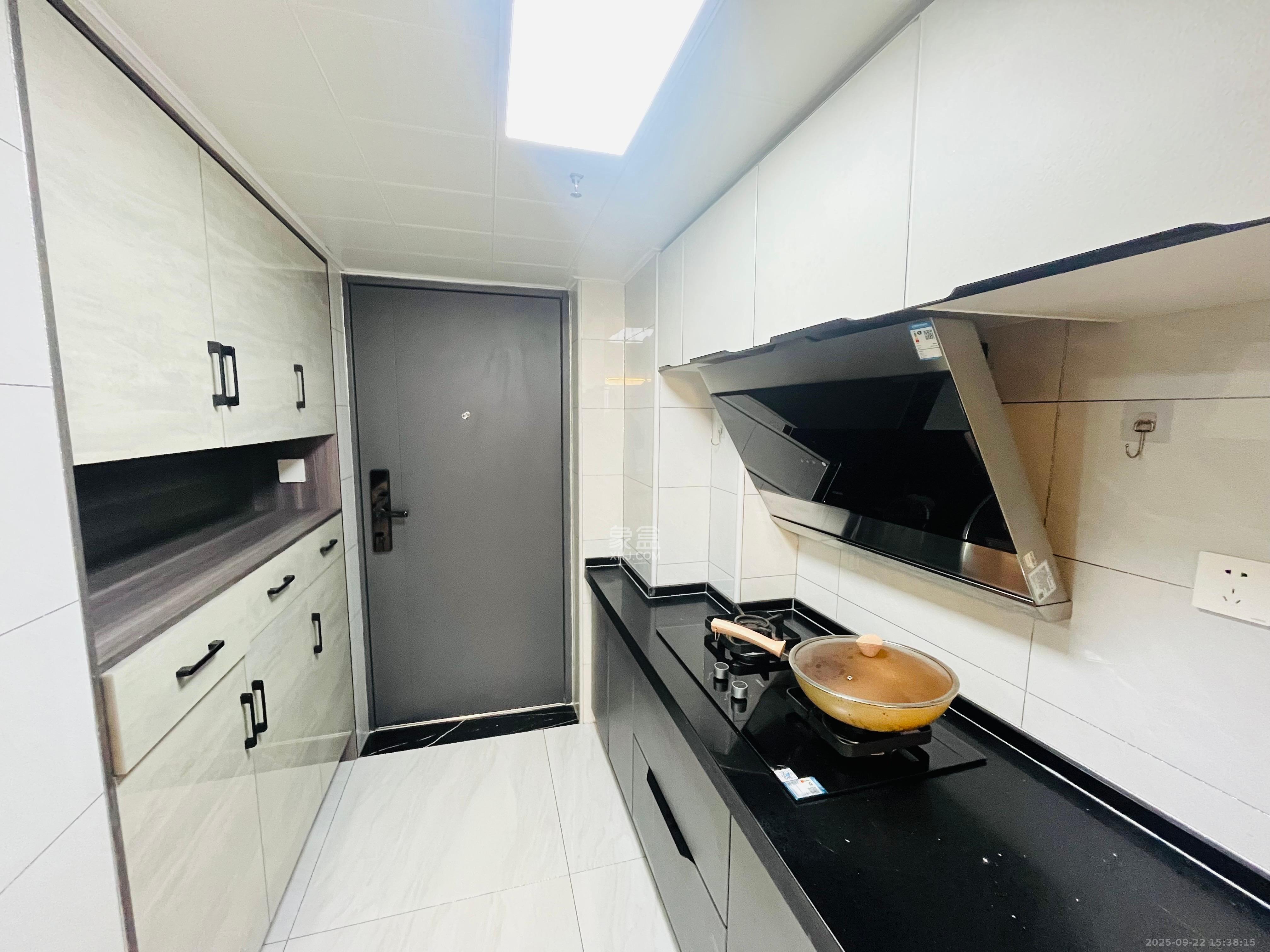 芙蓉万国城MOMA(卓越汇富苑) 2室1厅1卫 2100.0元/月 芙蓉万国城MOMA(卓越汇富苑) 2室1厅1卫 2100.0元/月室内图