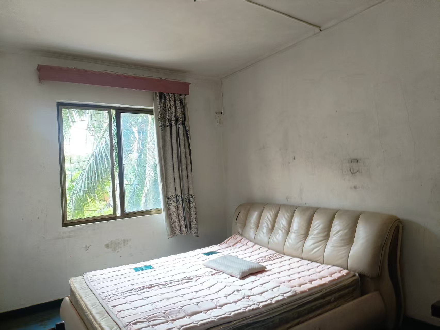 画苑小区 4室2厅2卫 2500.0元/月 画苑小区 4室2厅2卫 2500.0元/月室内图