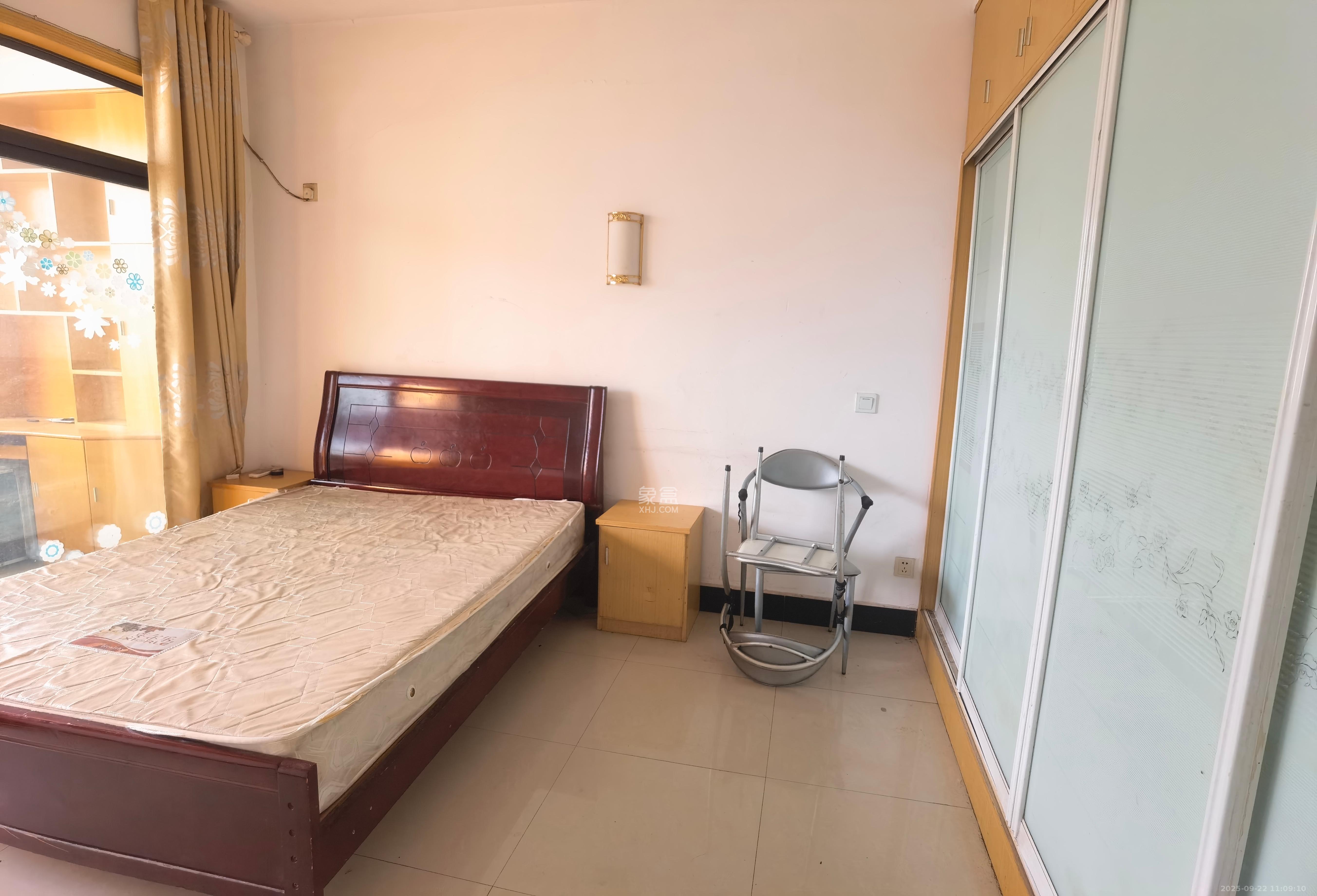 中信文化广场(中信新城二期) 2室1厅1卫 1300.0元/月 中信文化广场(中信新城二期) 2室1厅1卫 1300.0元/月室内图