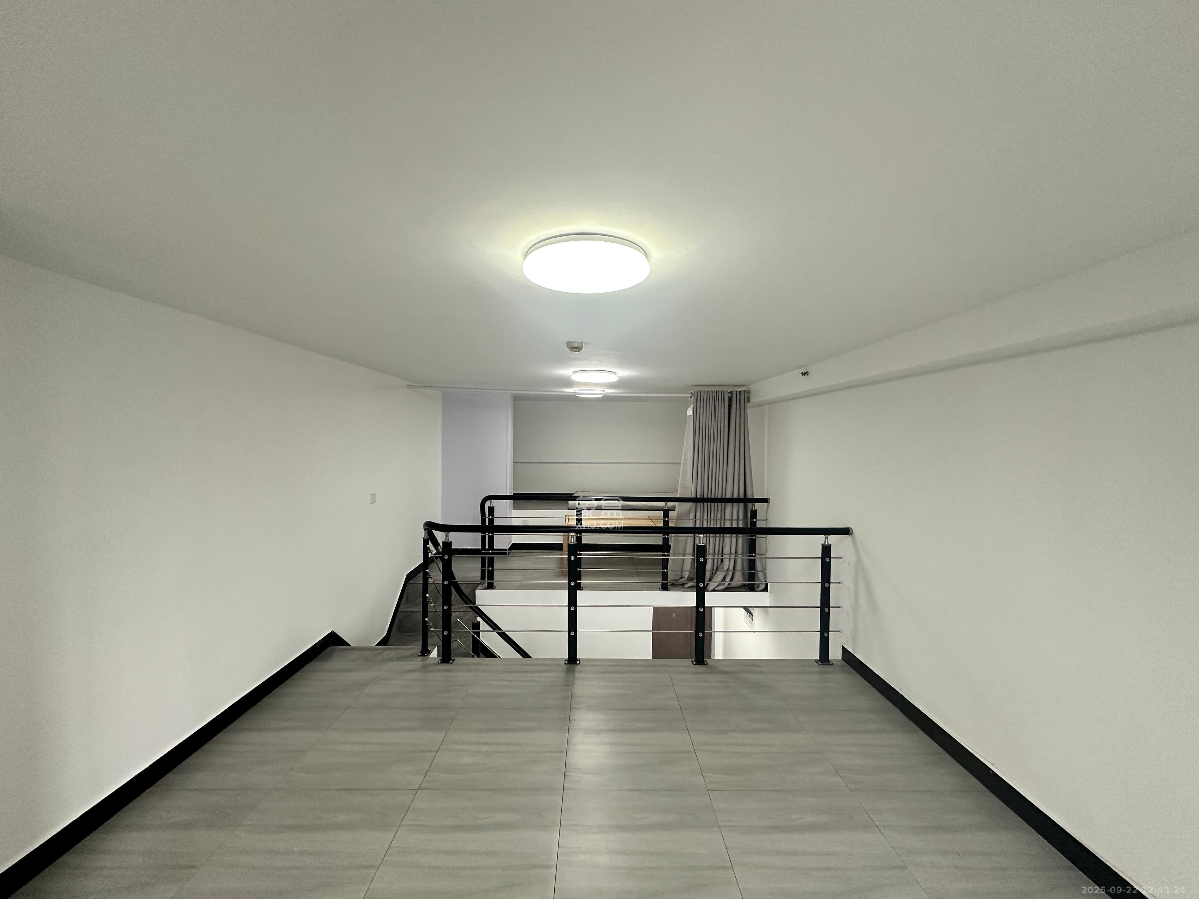 卓越中寰 2室1厅1卫 2200.0元/月 卓越中寰 2室1厅1卫 2200.0元/月室内图